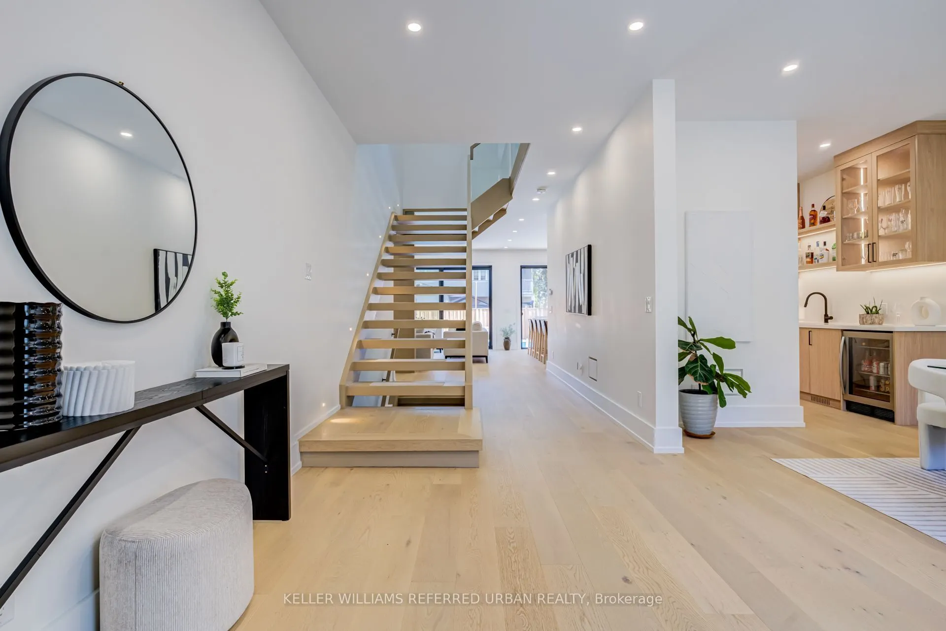 5 Bradbury Crescent