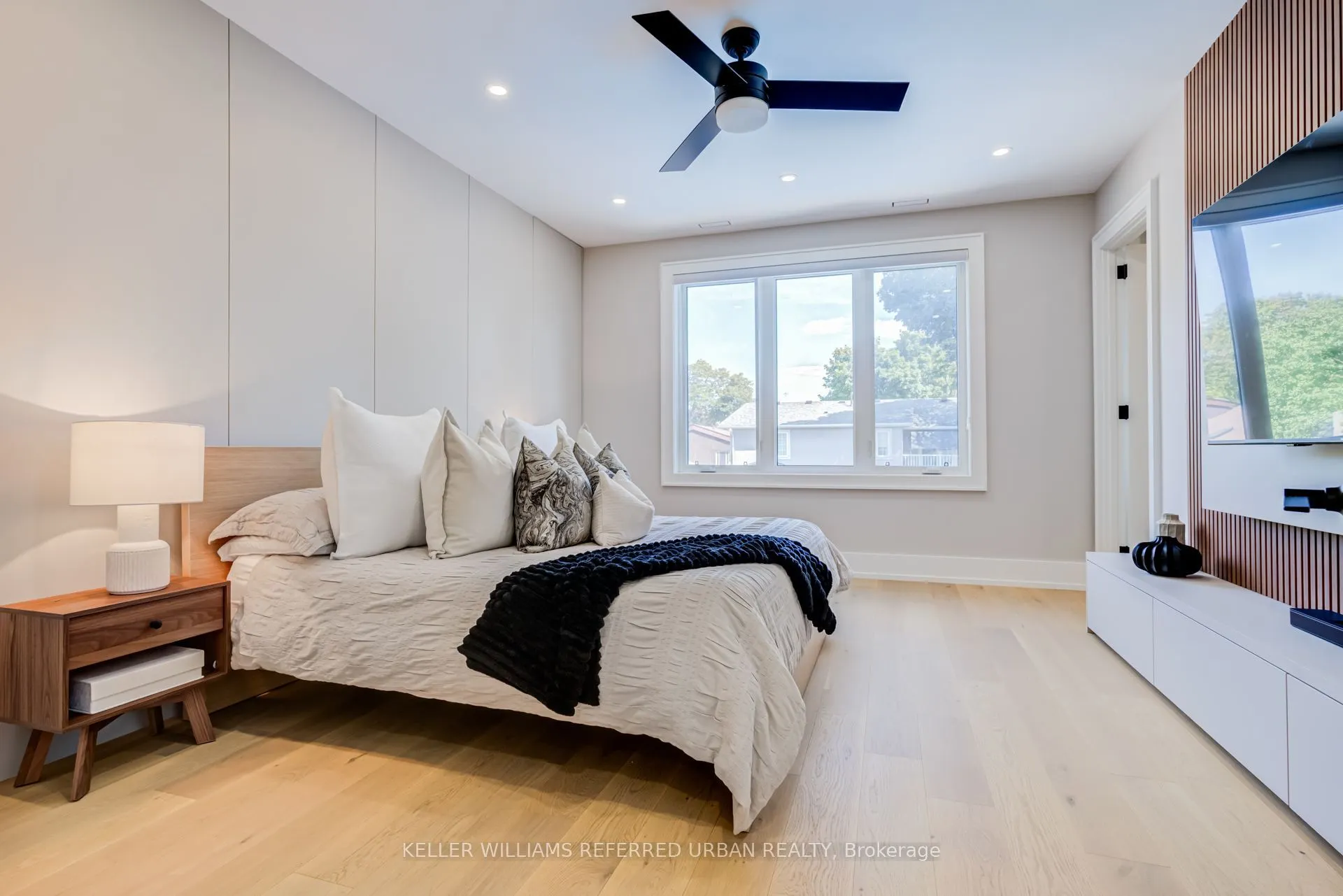 5 Bradbury Crescent