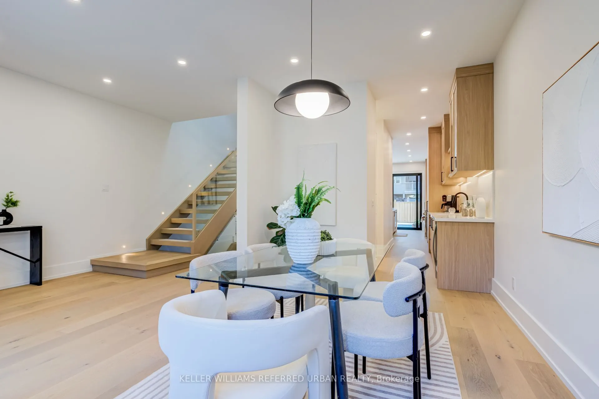 5 Bradbury Crescent