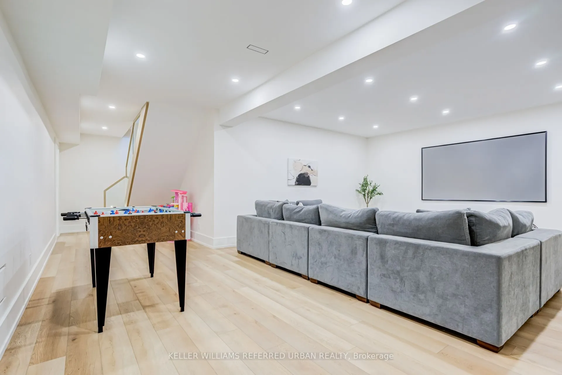 5 Bradbury Crescent