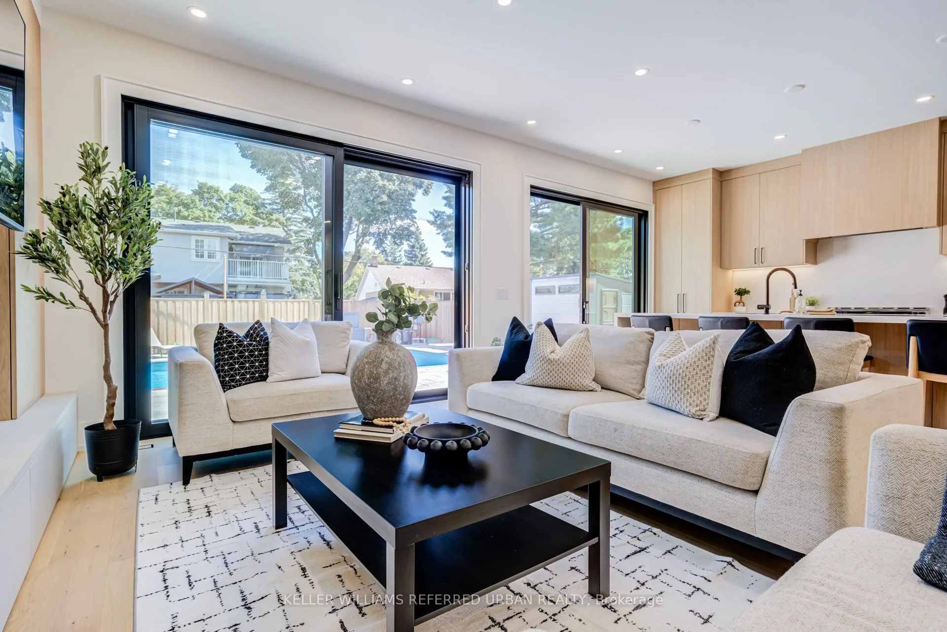 5 Bradbury Crescent