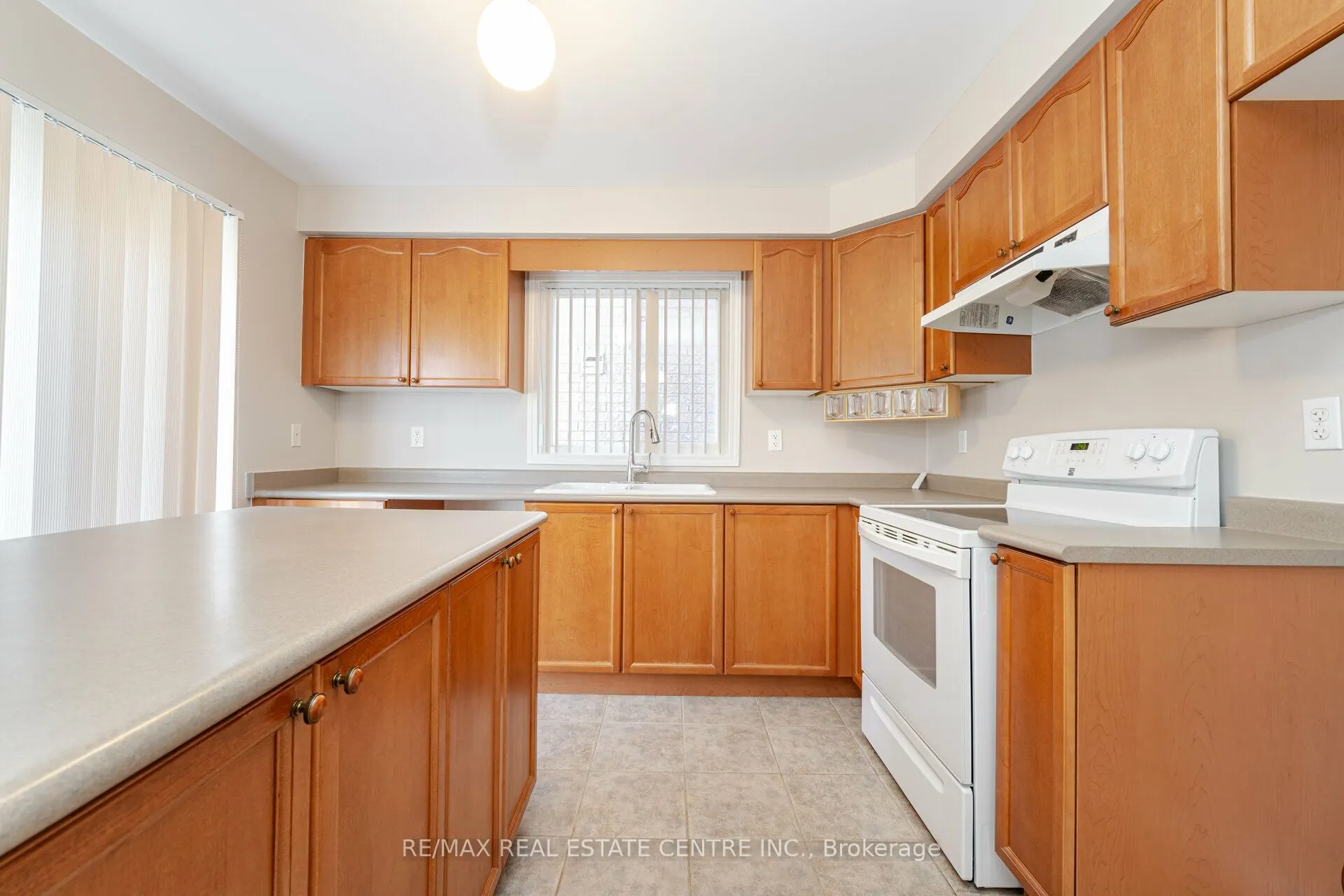15 Mendoza Drive #Upper