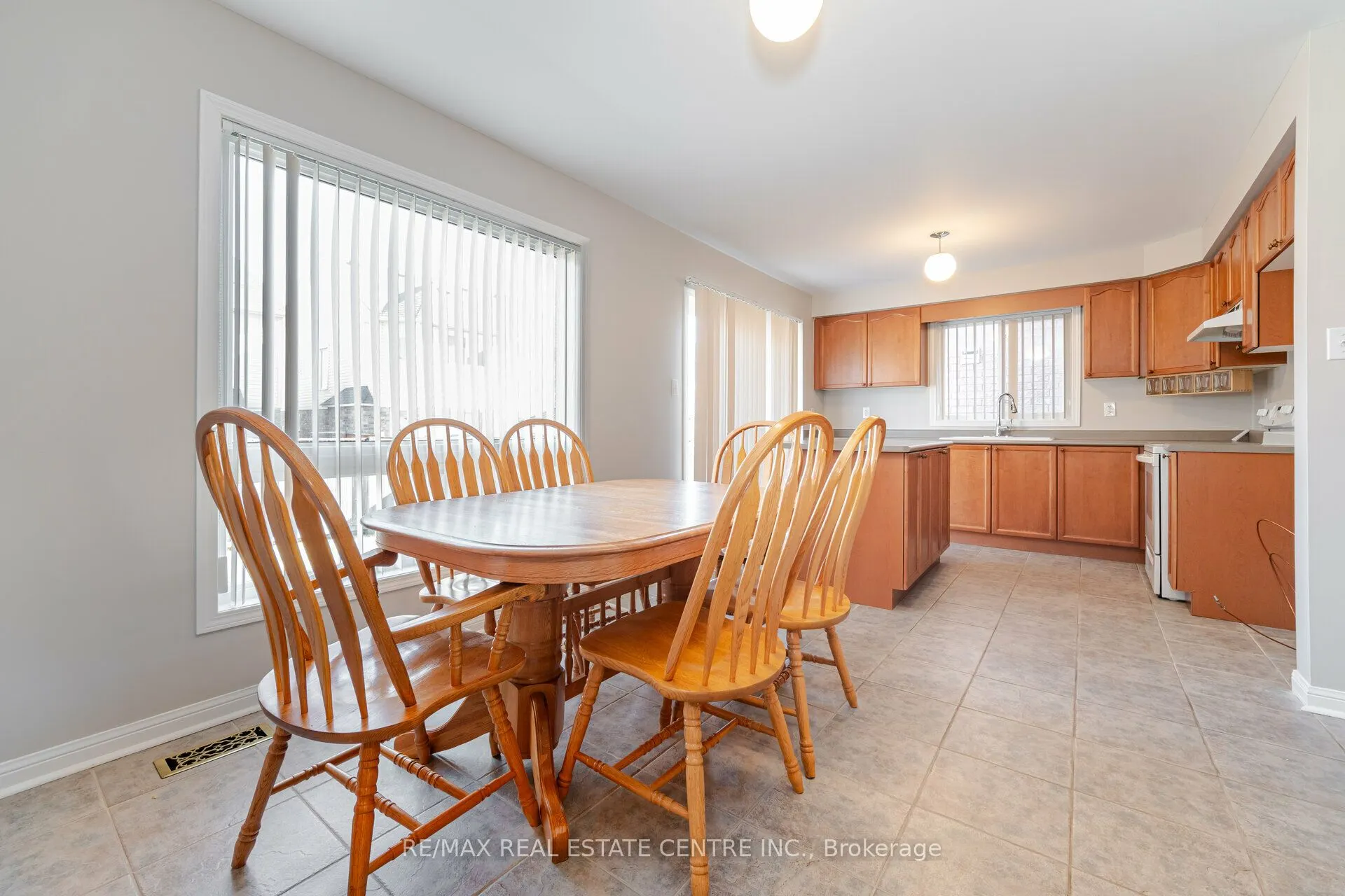 15 Mendoza Drive #Upper