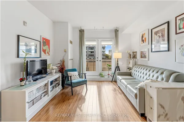 4196 Dundas Street W #402