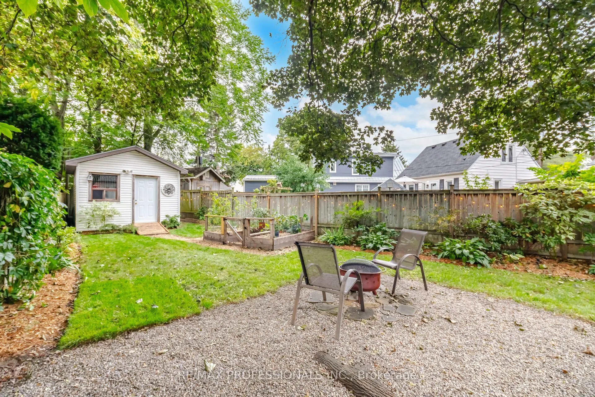 8 Smith Crescent