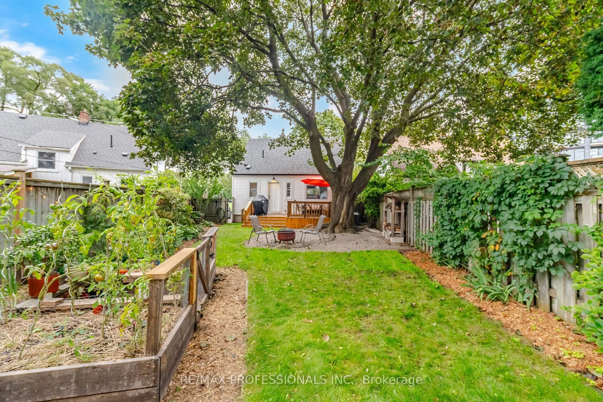 8 Smith Crescent