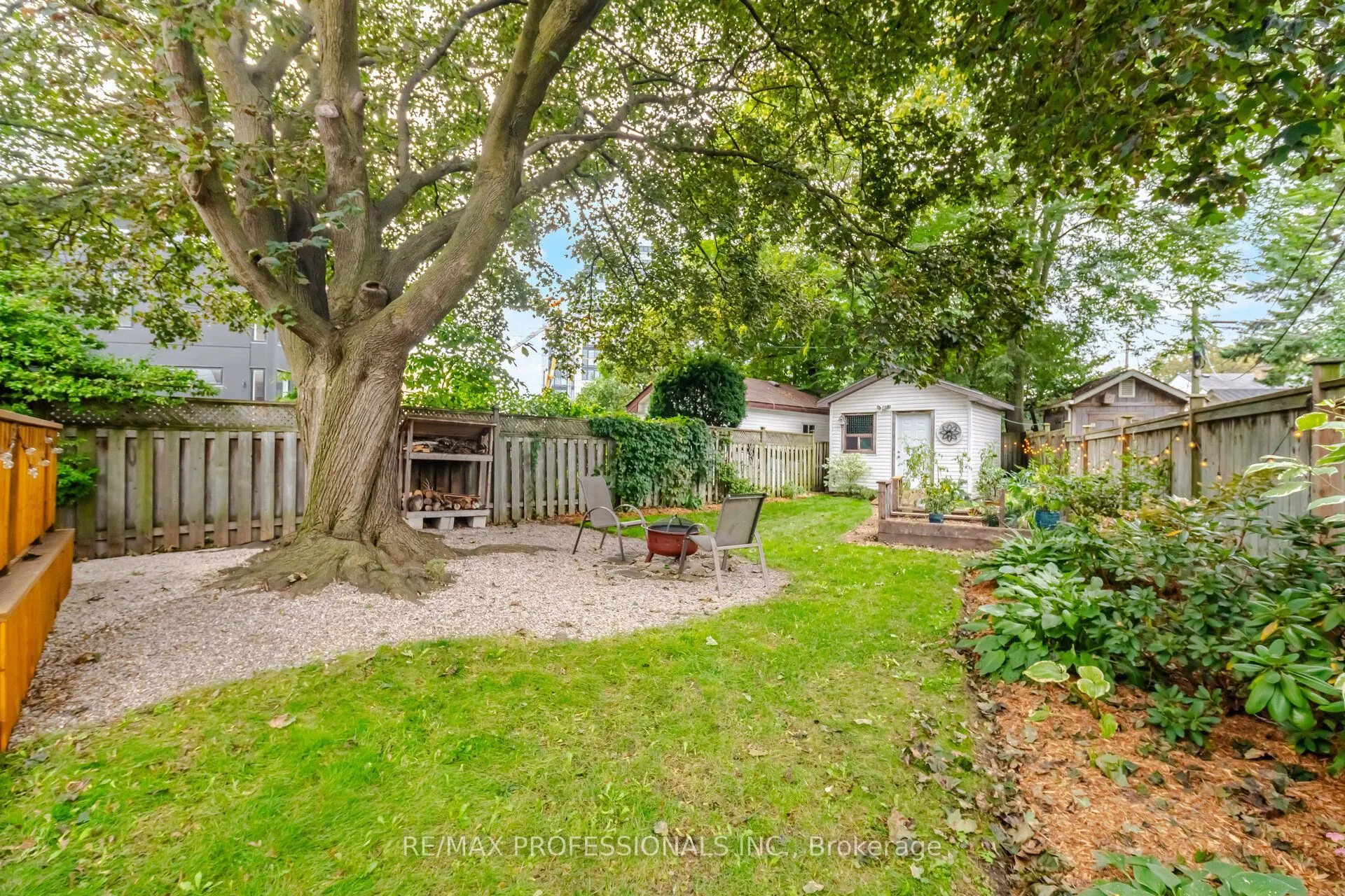 8 Smith Crescent