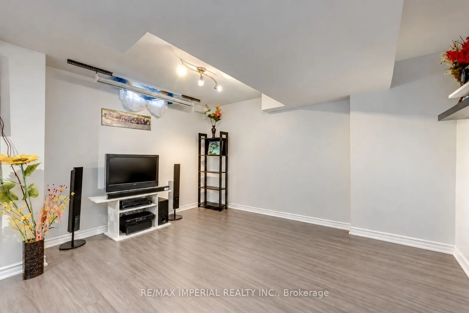 301 Kingsbridge Garden Circle