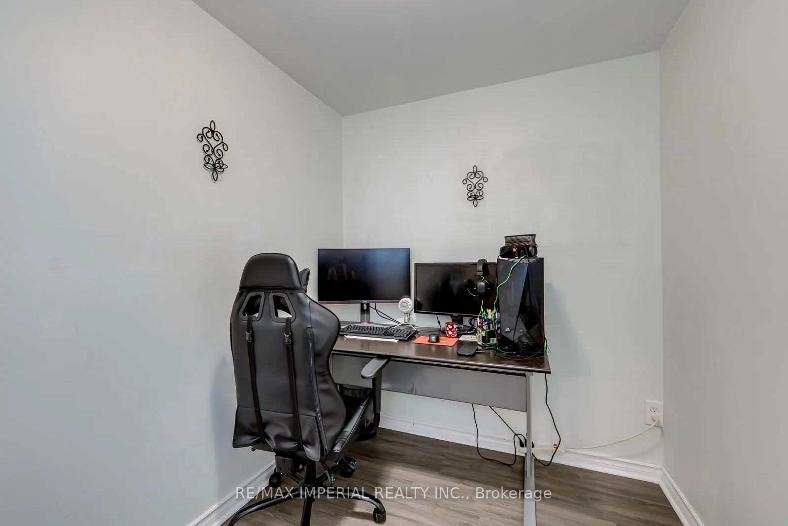301 Kingsbridge Garden Circle