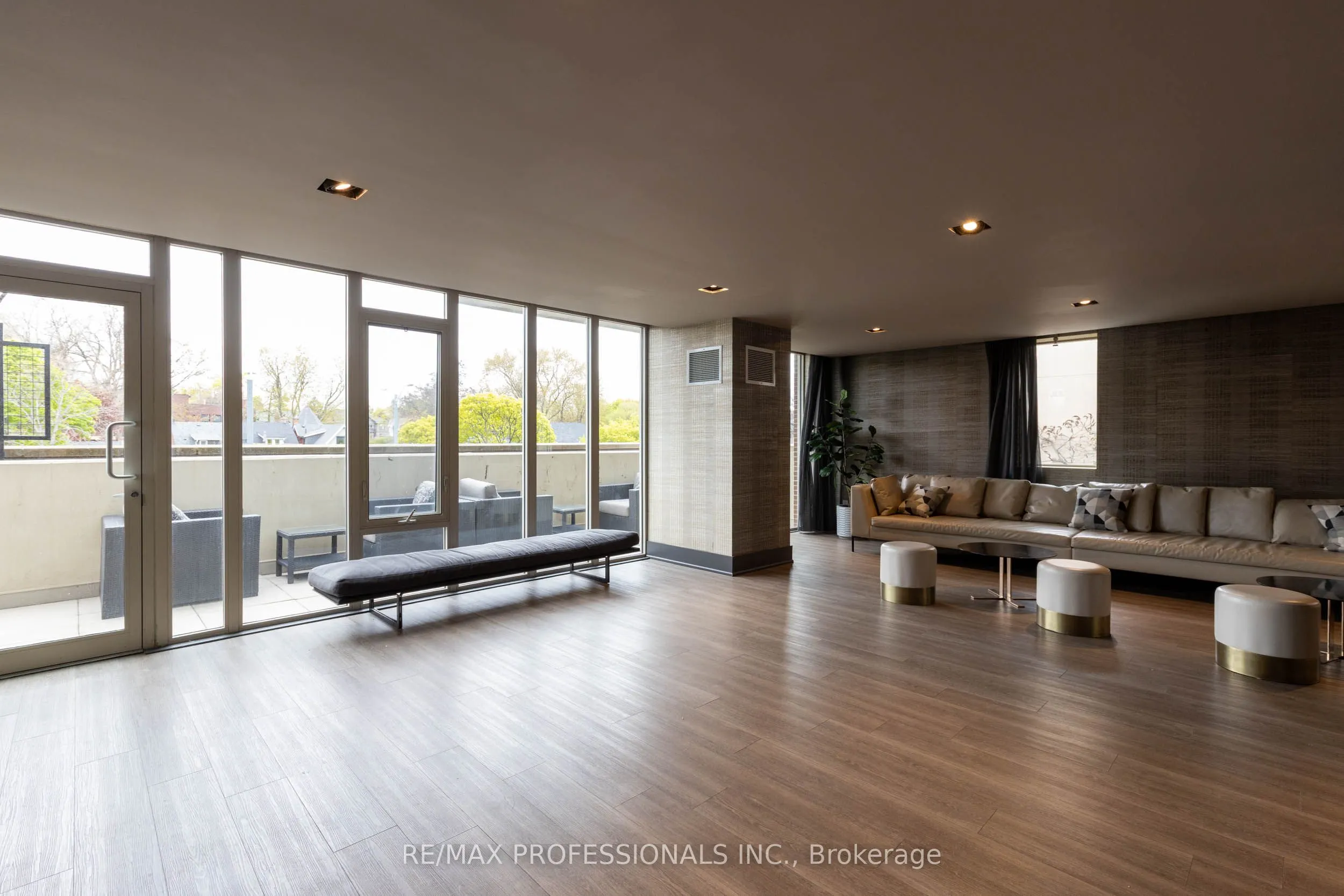 1638 Bloor Street W #410