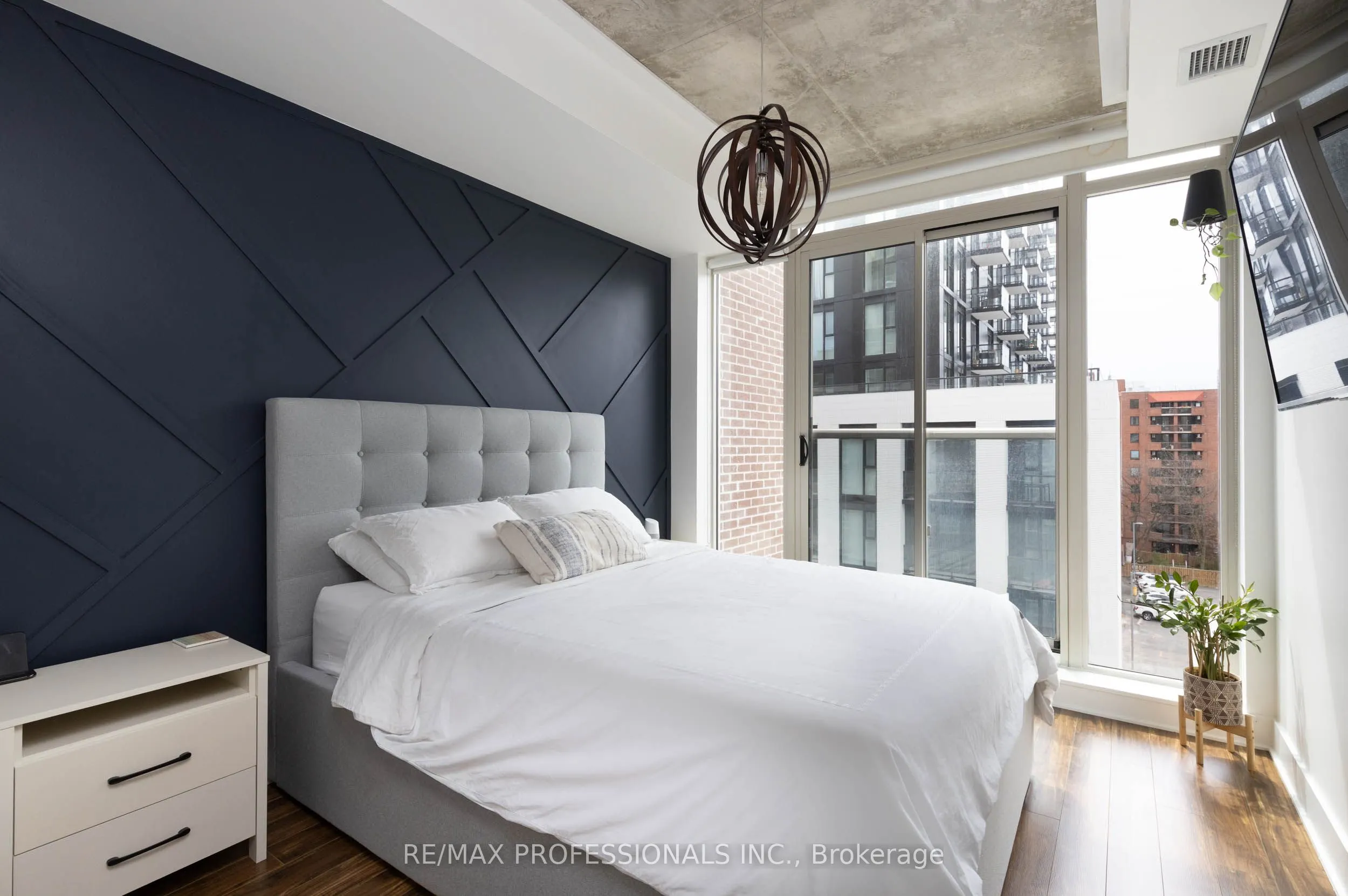 1638 Bloor Street W #410