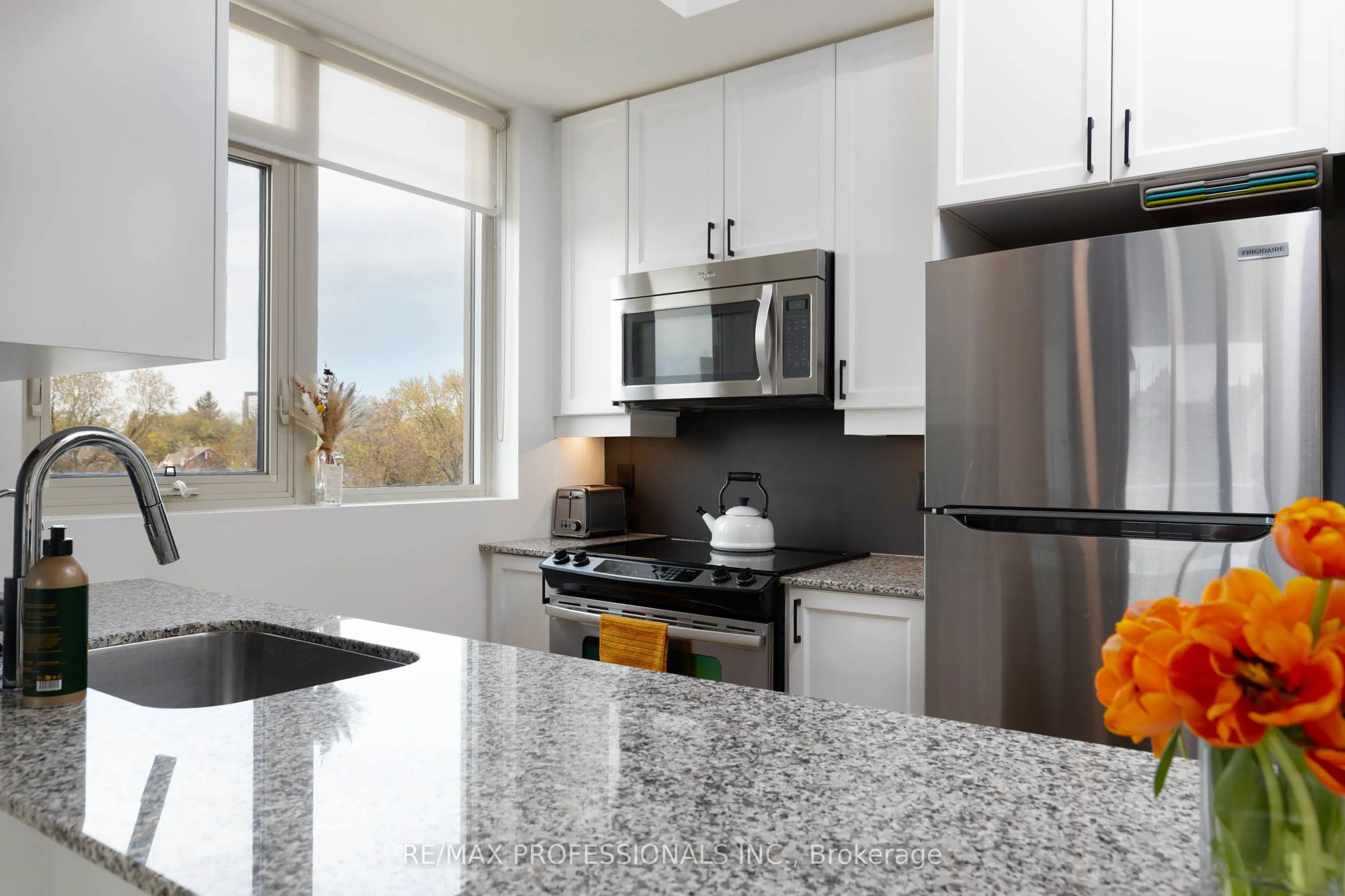 1638 Bloor Street W #410