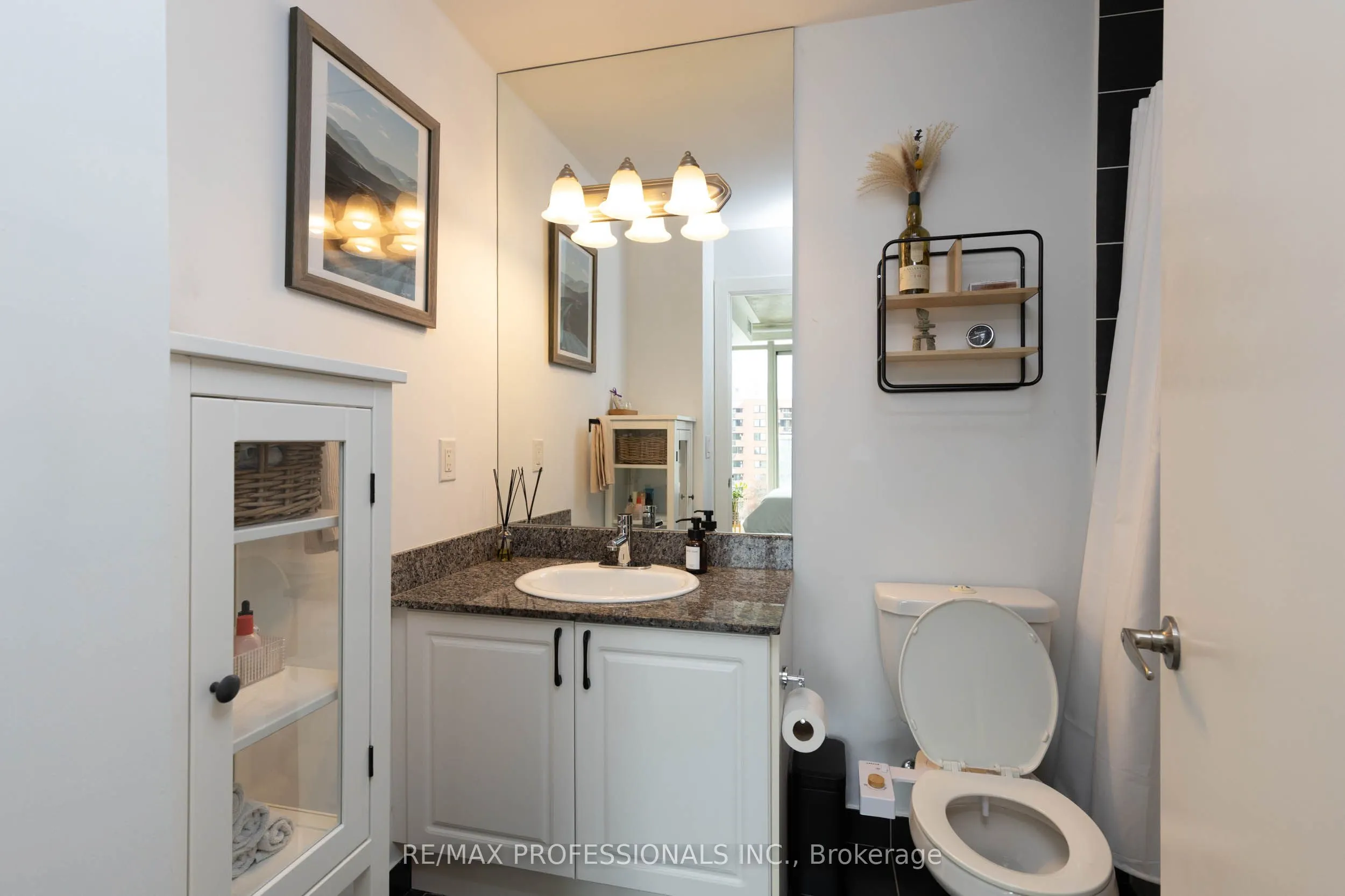 1638 Bloor Street W #410