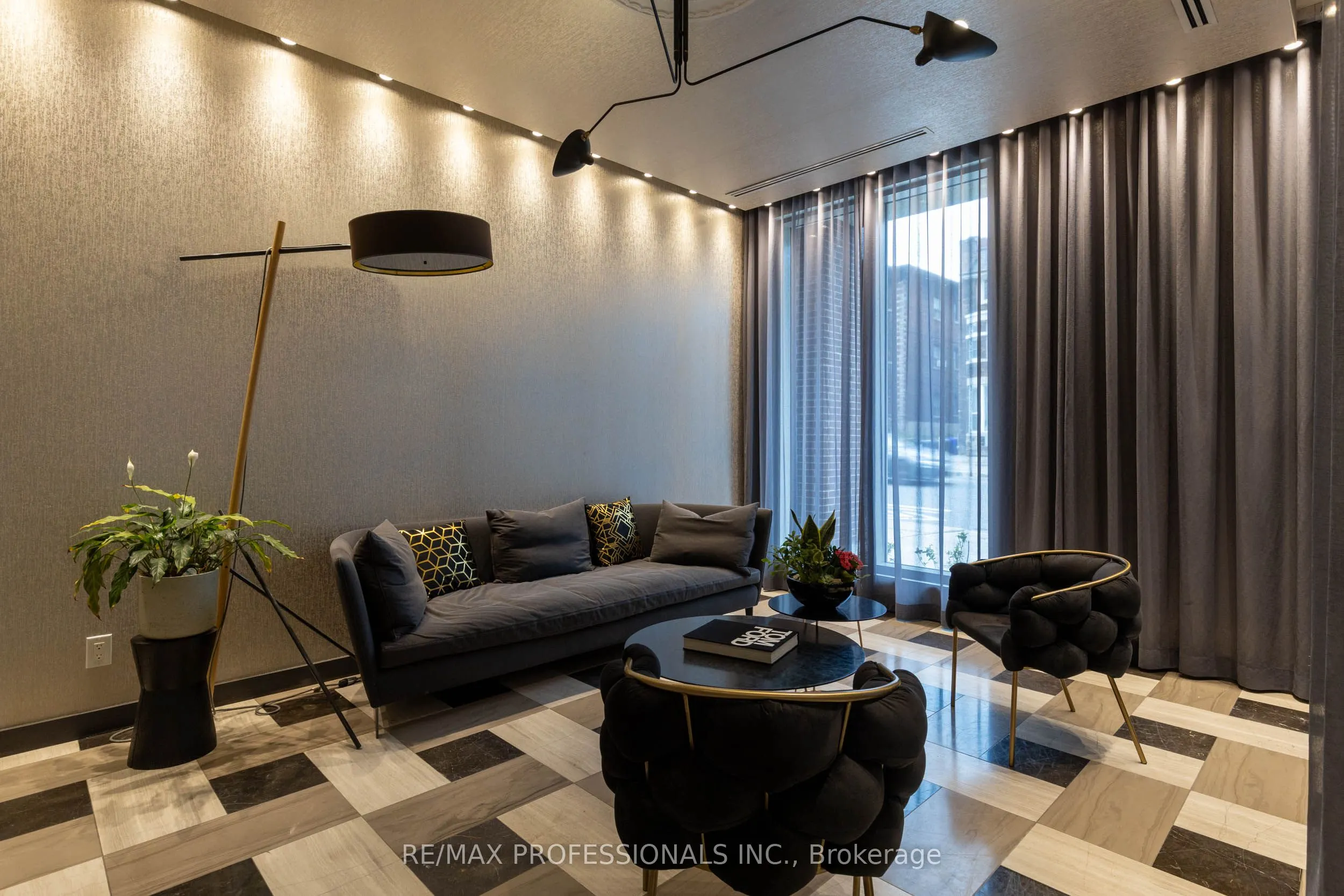 1638 Bloor Street W #410
