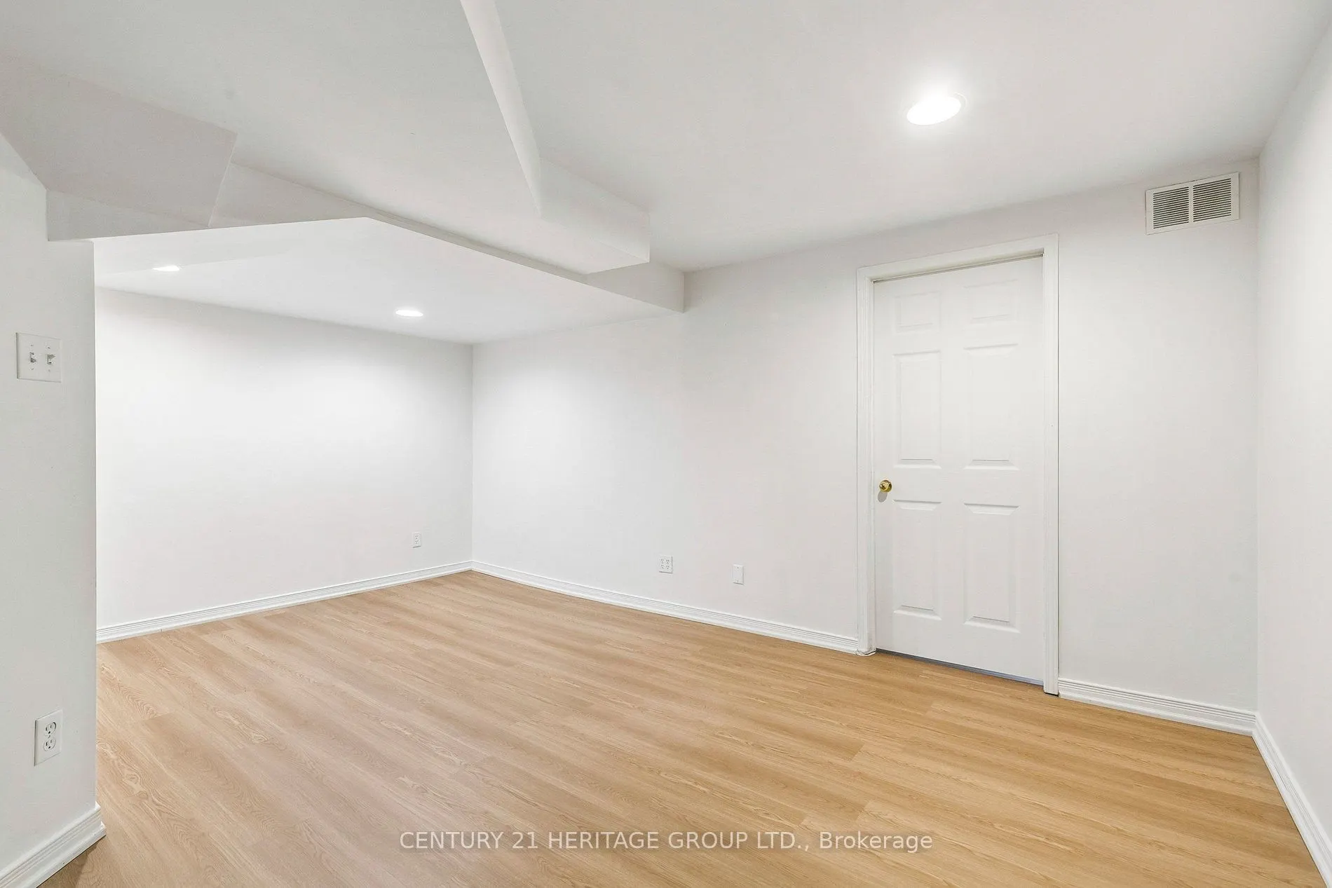3920 Zenith Court