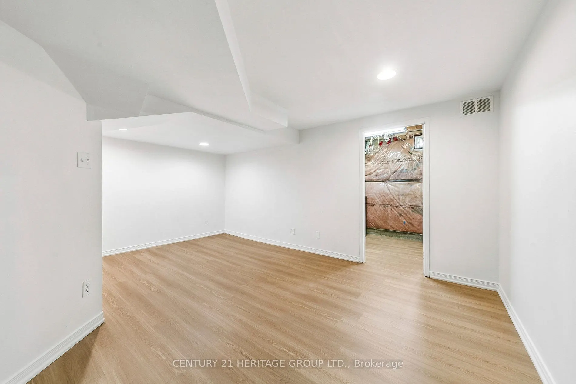 3920 Zenith Court