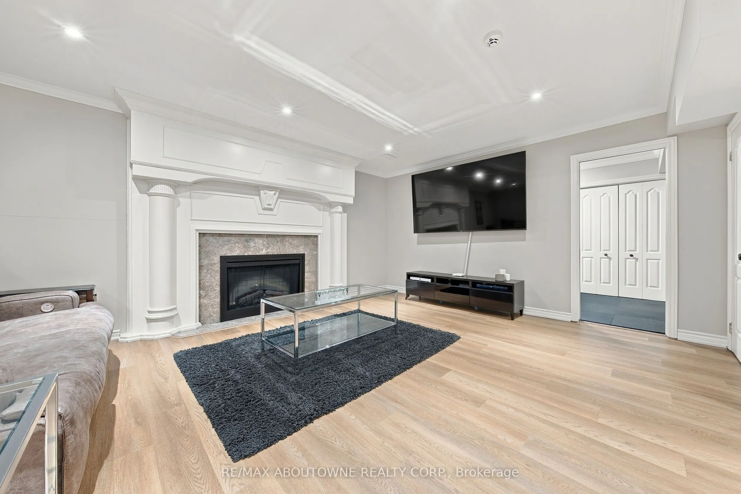 3021 Woodland Park Drive