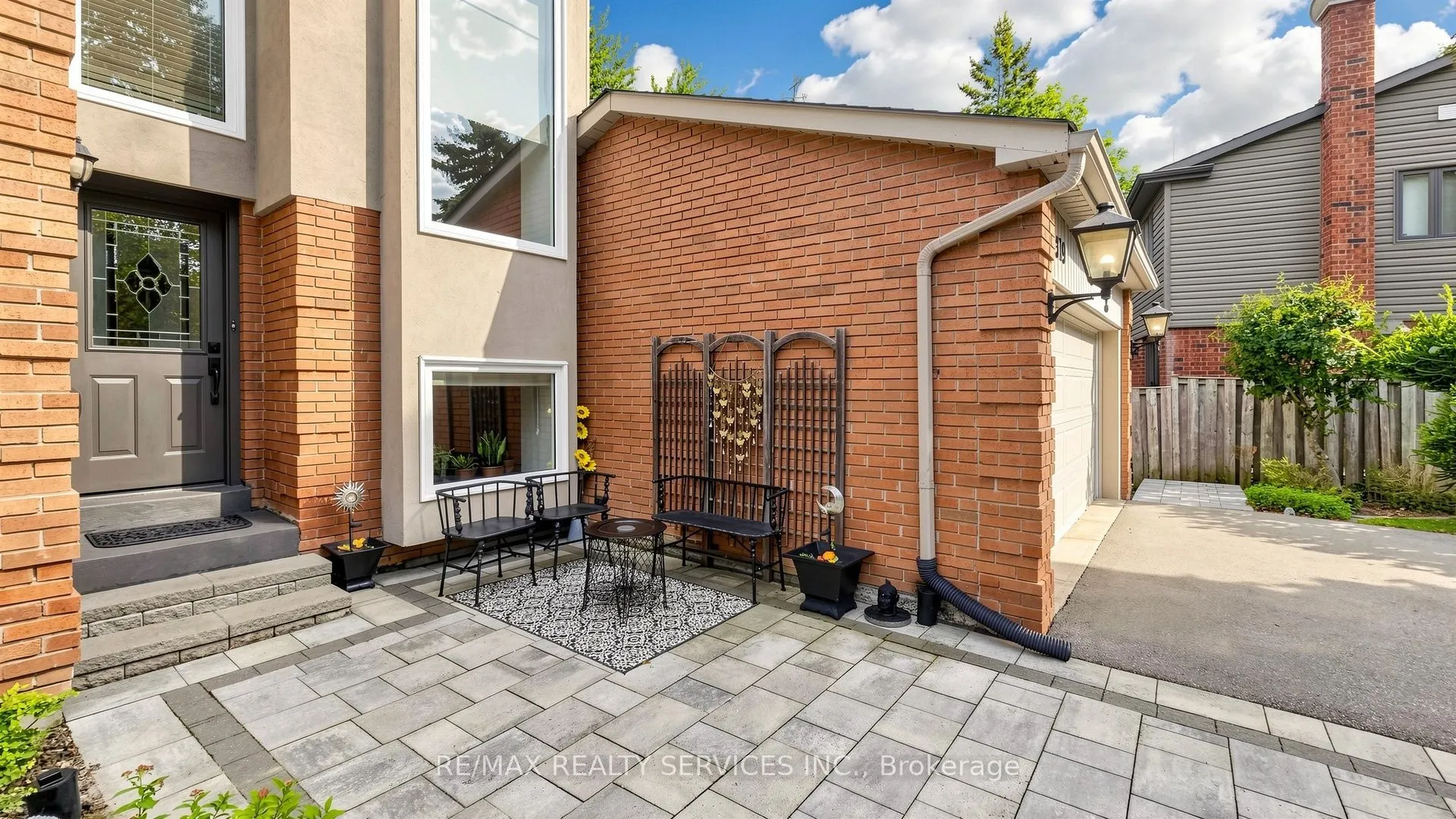 319 Dingle Court