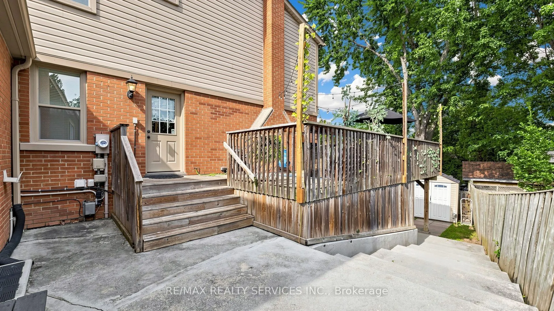 319 Dingle Court