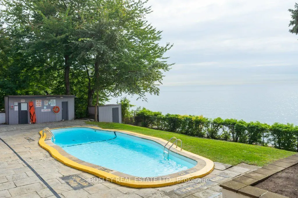 2693 Lakeshore Boulevard W #1