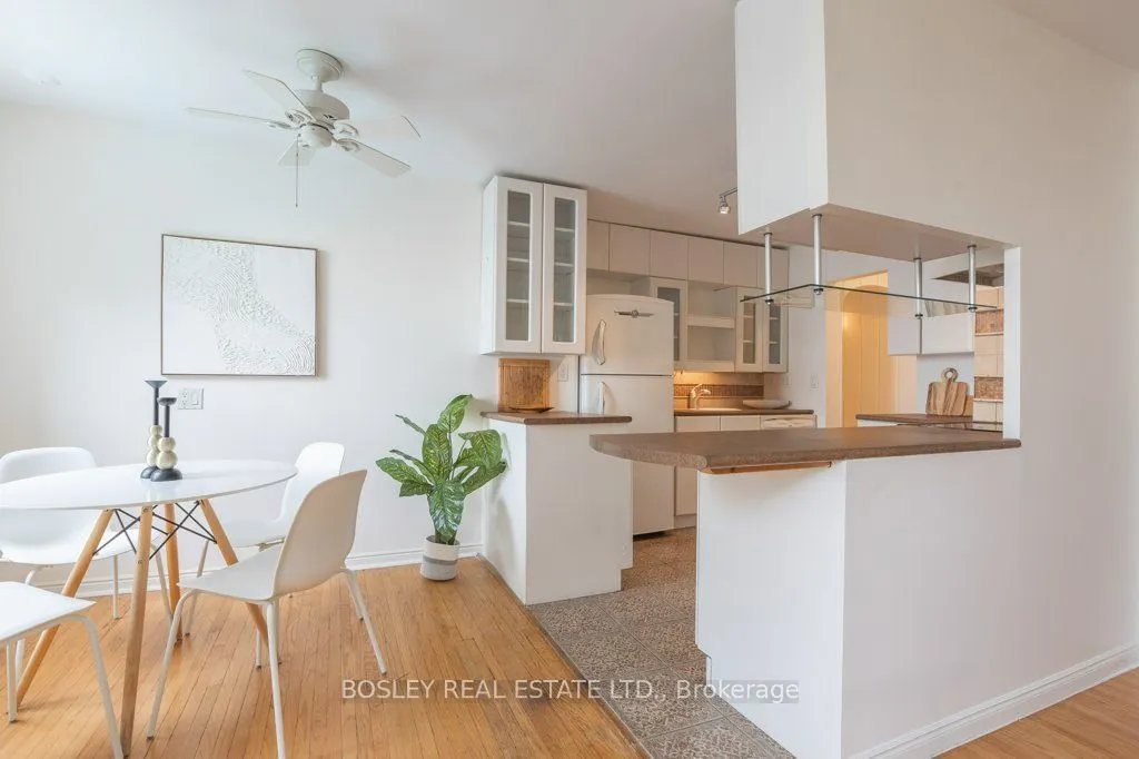 2693 Lakeshore Boulevard W #1