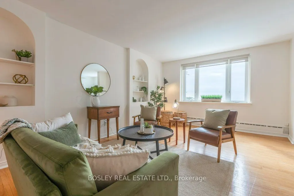 2693 Lakeshore Boulevard W #1