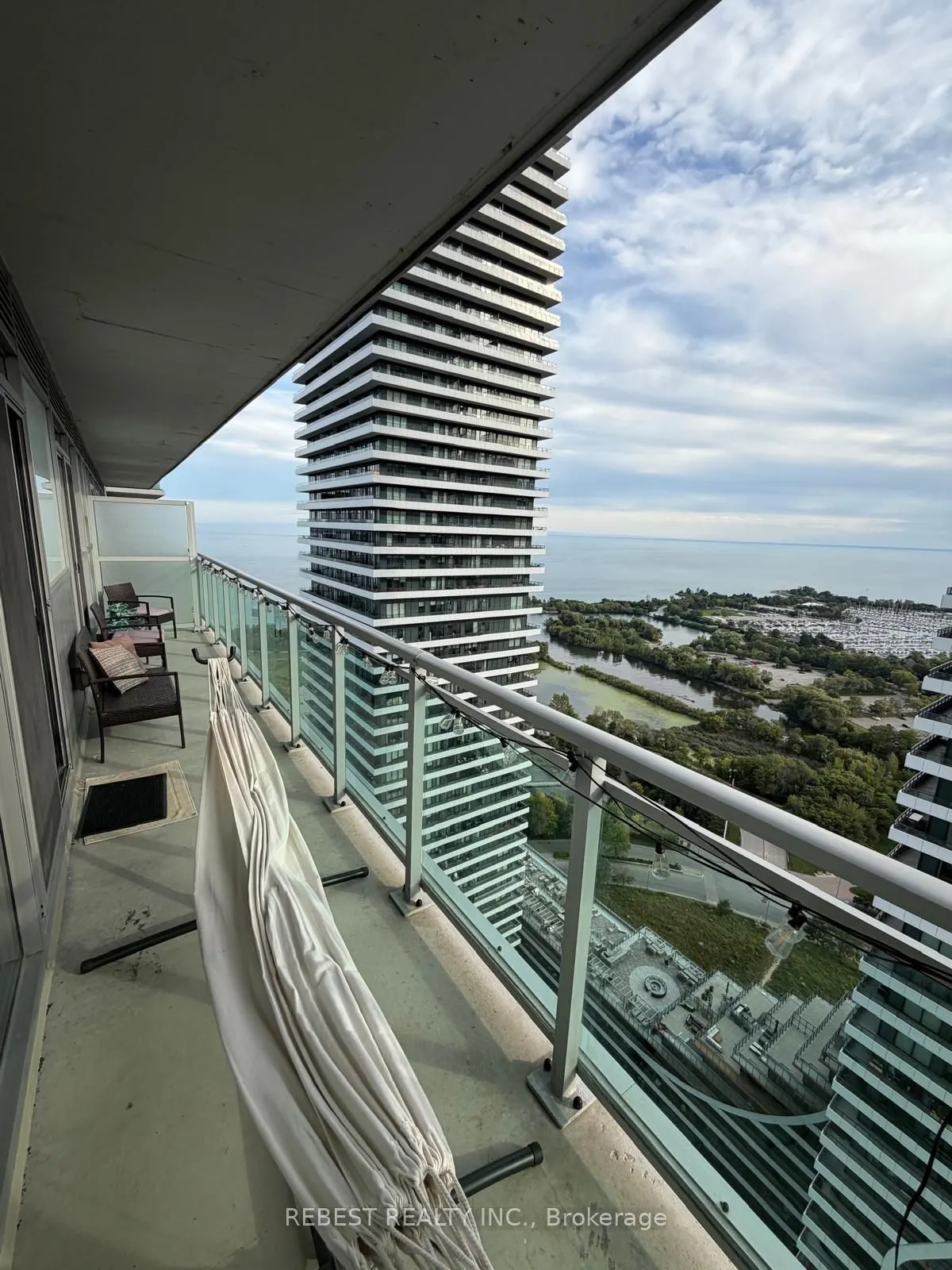 33 Shore Breeze Drive #3302