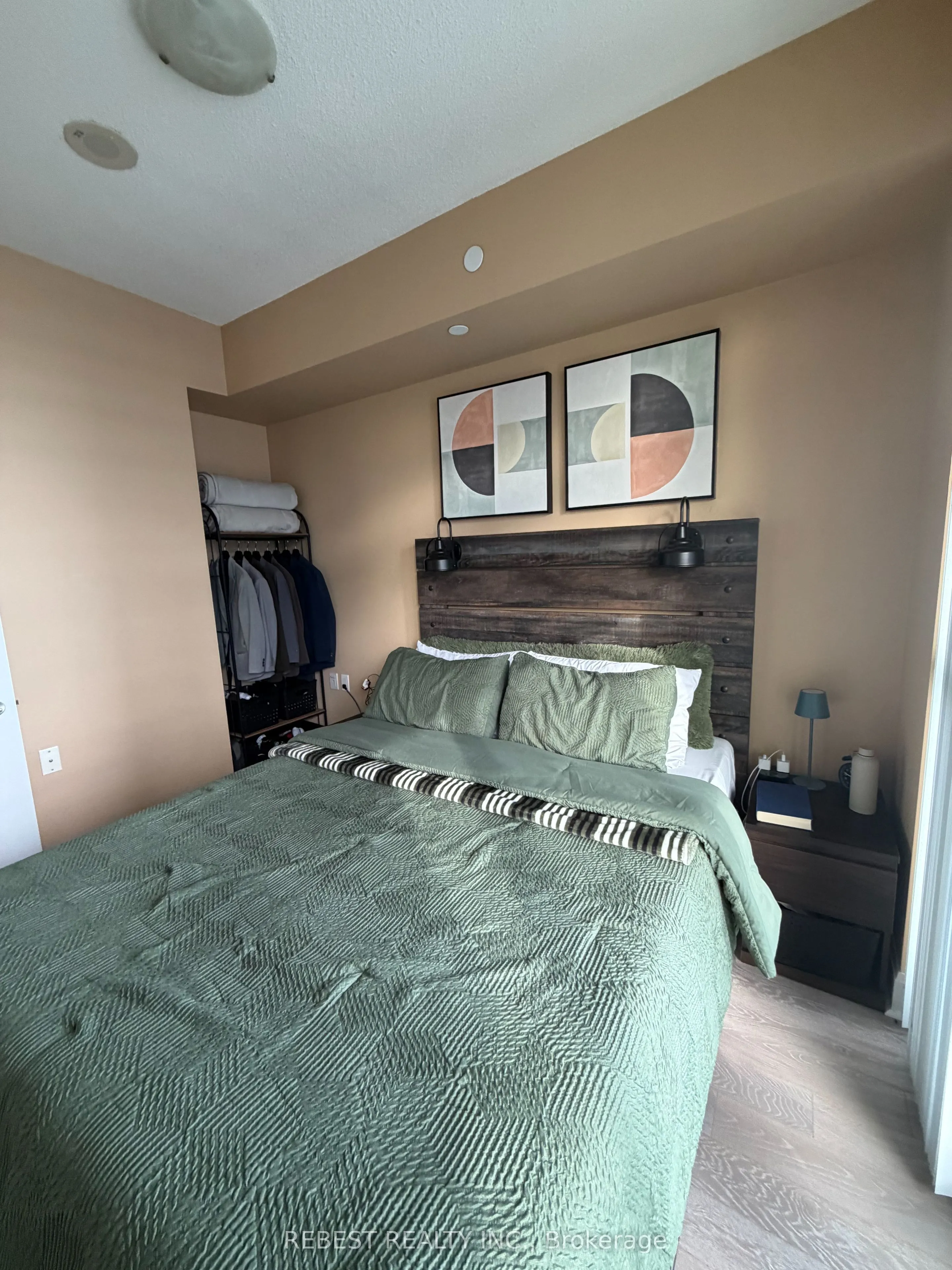 33 Shore Breeze Drive #3302