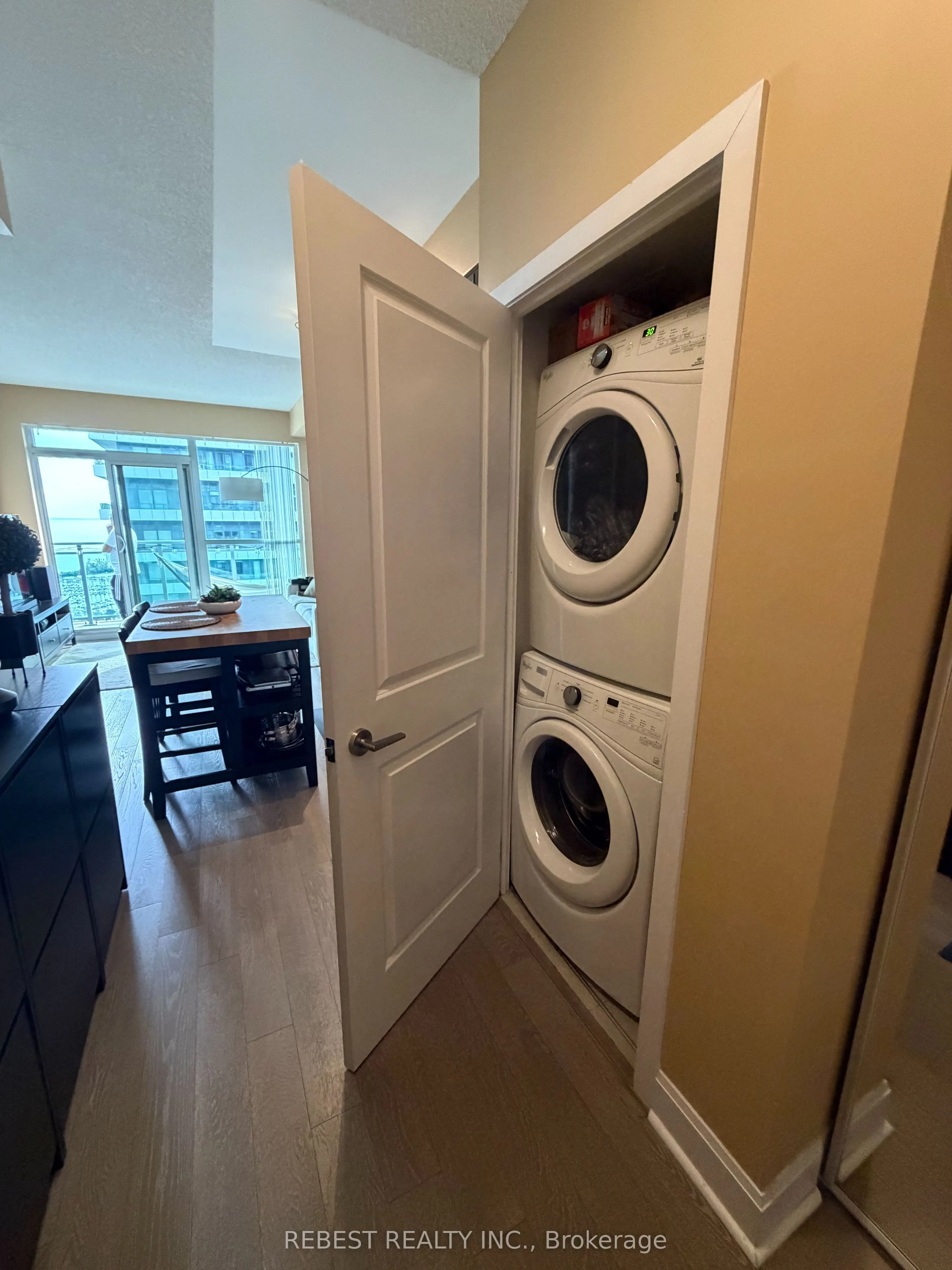 33 Shore Breeze Drive #3302