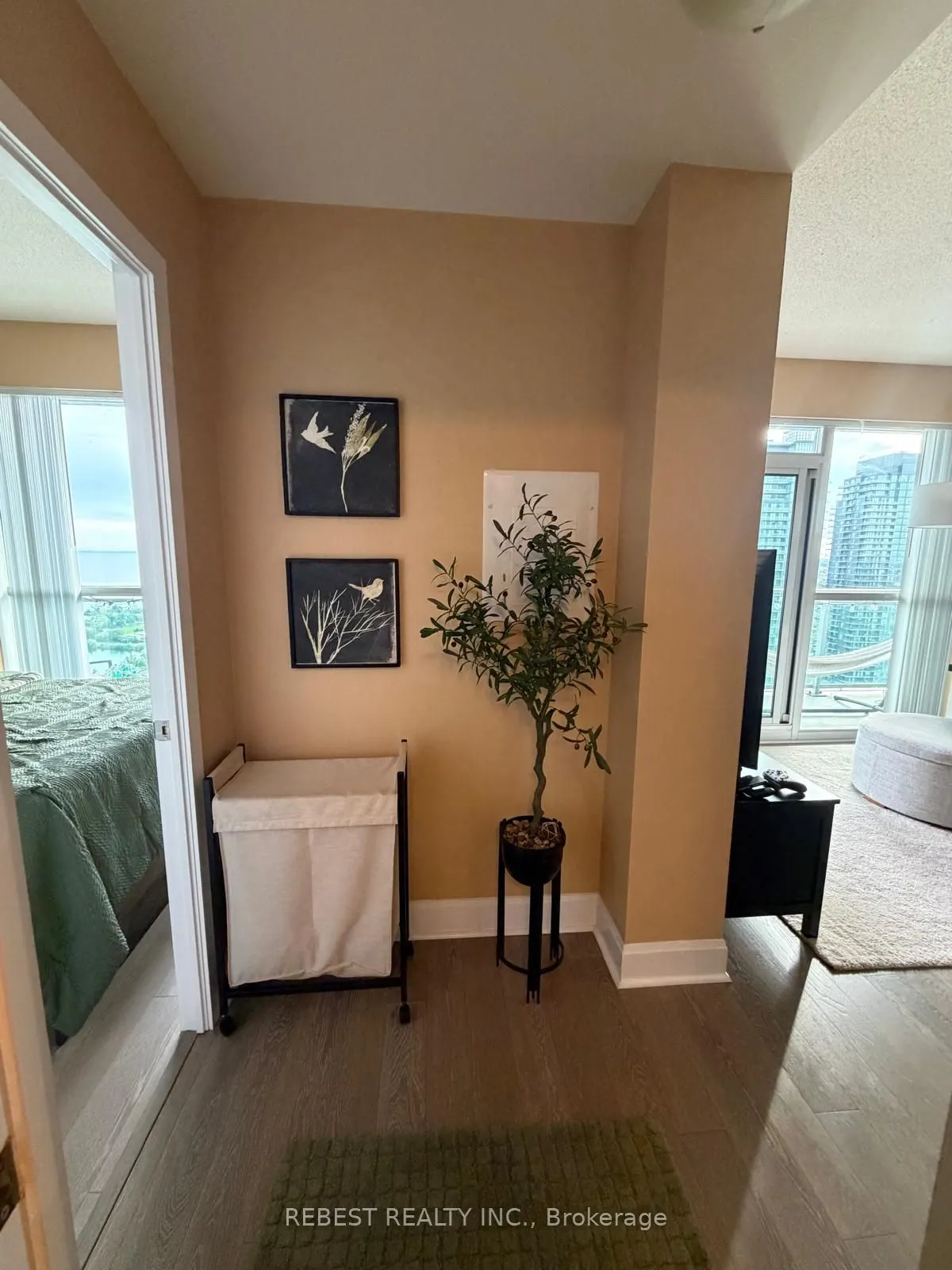 33 Shore Breeze Drive #3302