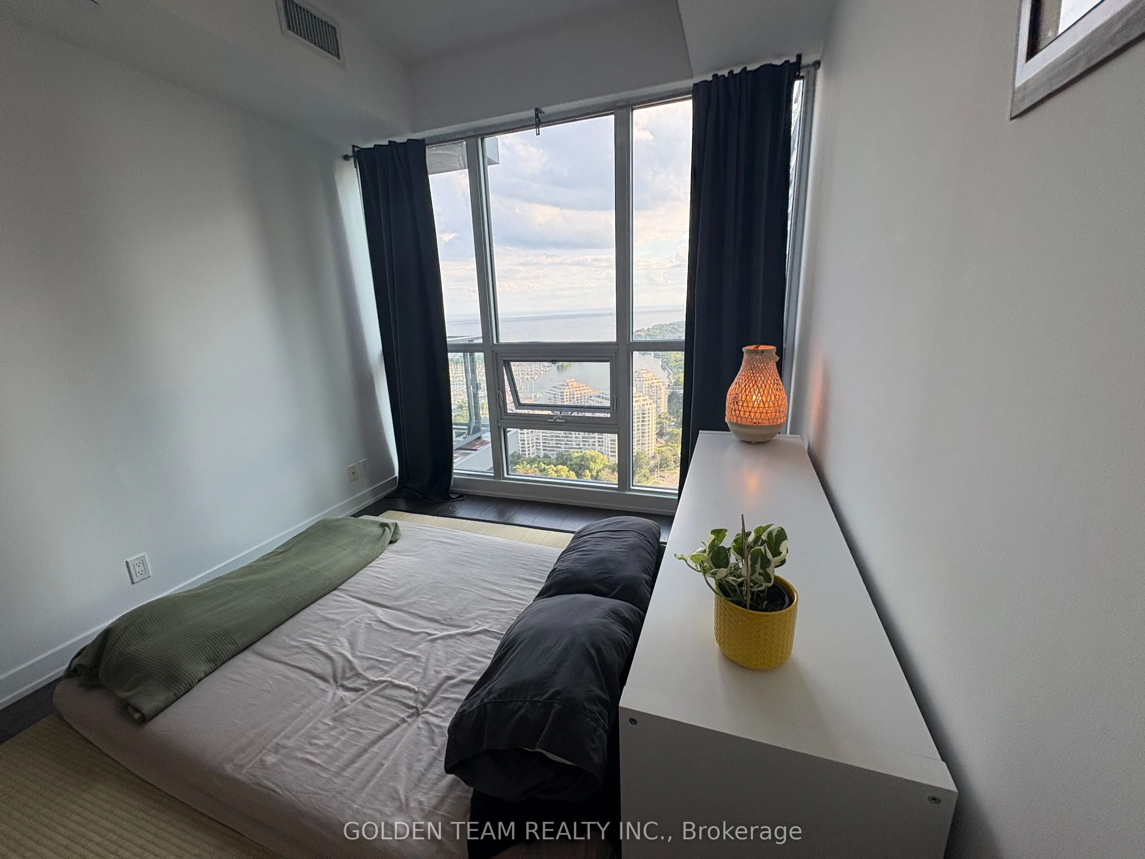 2200 Lake Shore Boulevard W #4003