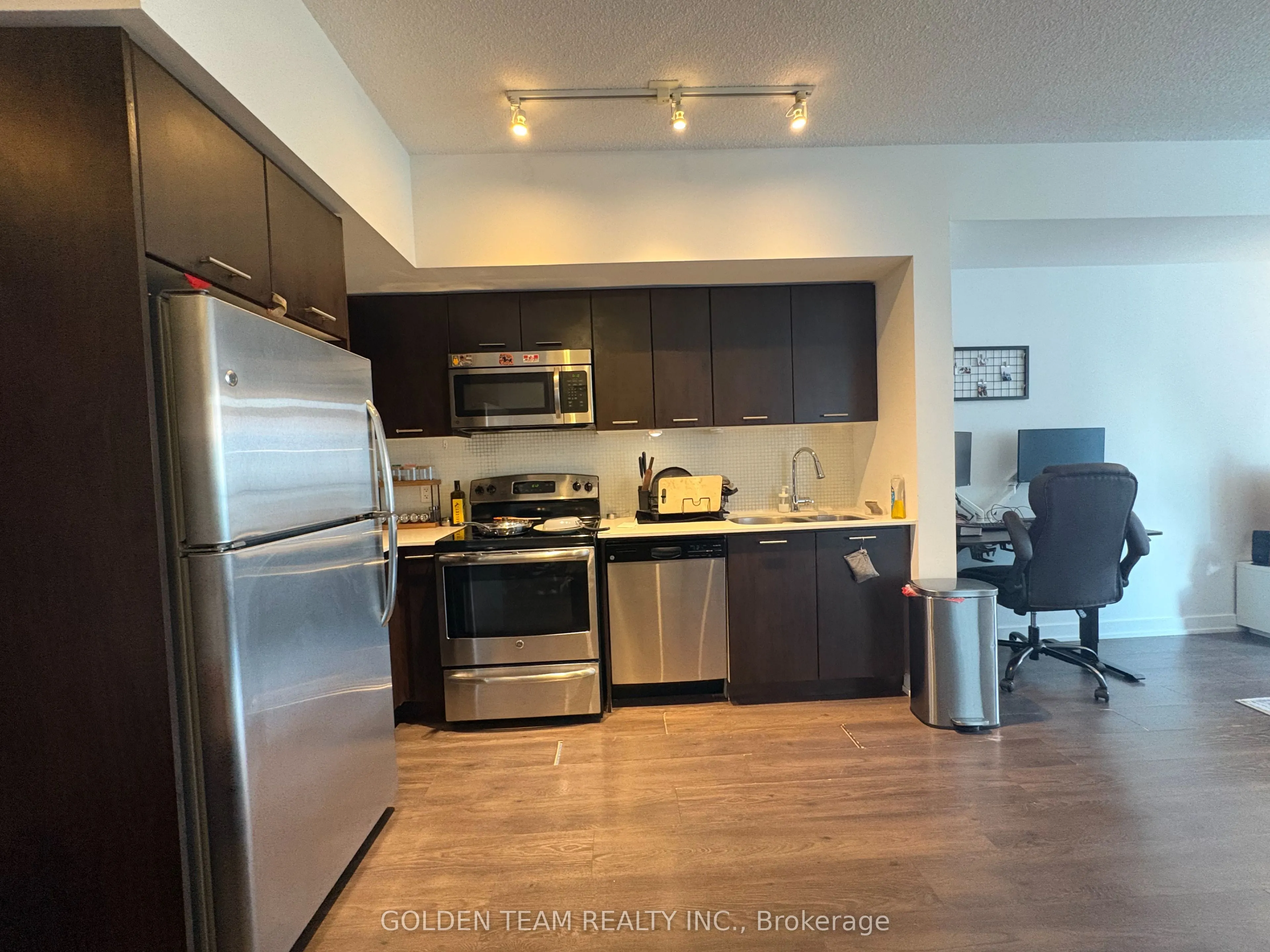2200 Lake Shore Boulevard W #4003