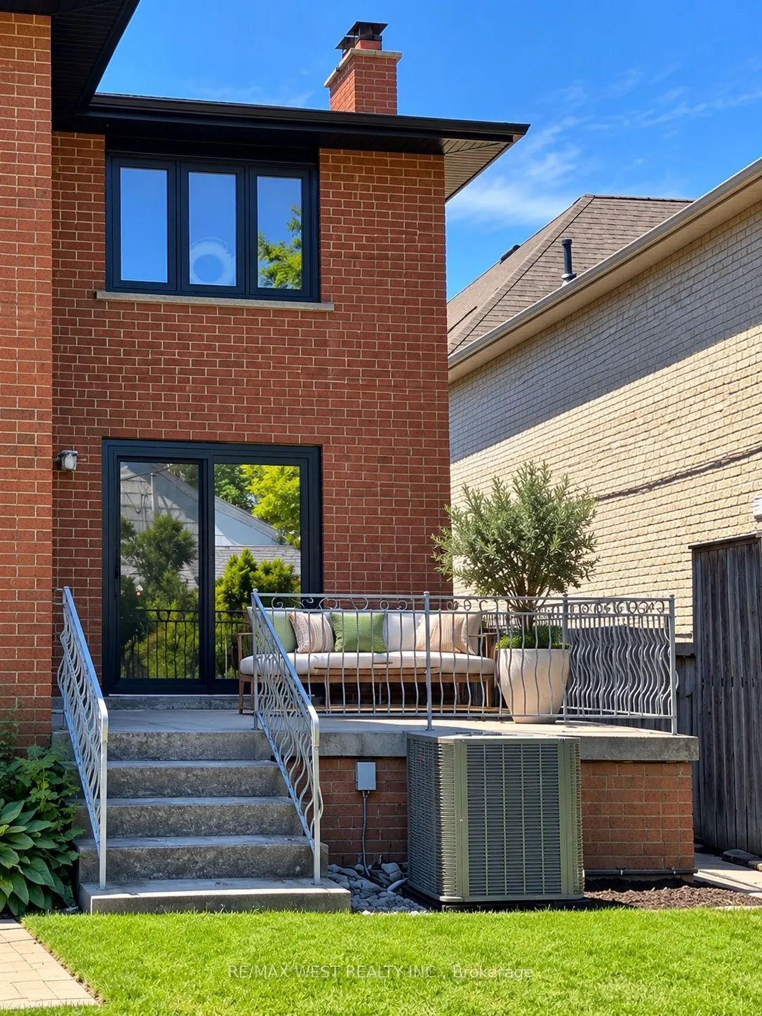 65 Foch Avenue