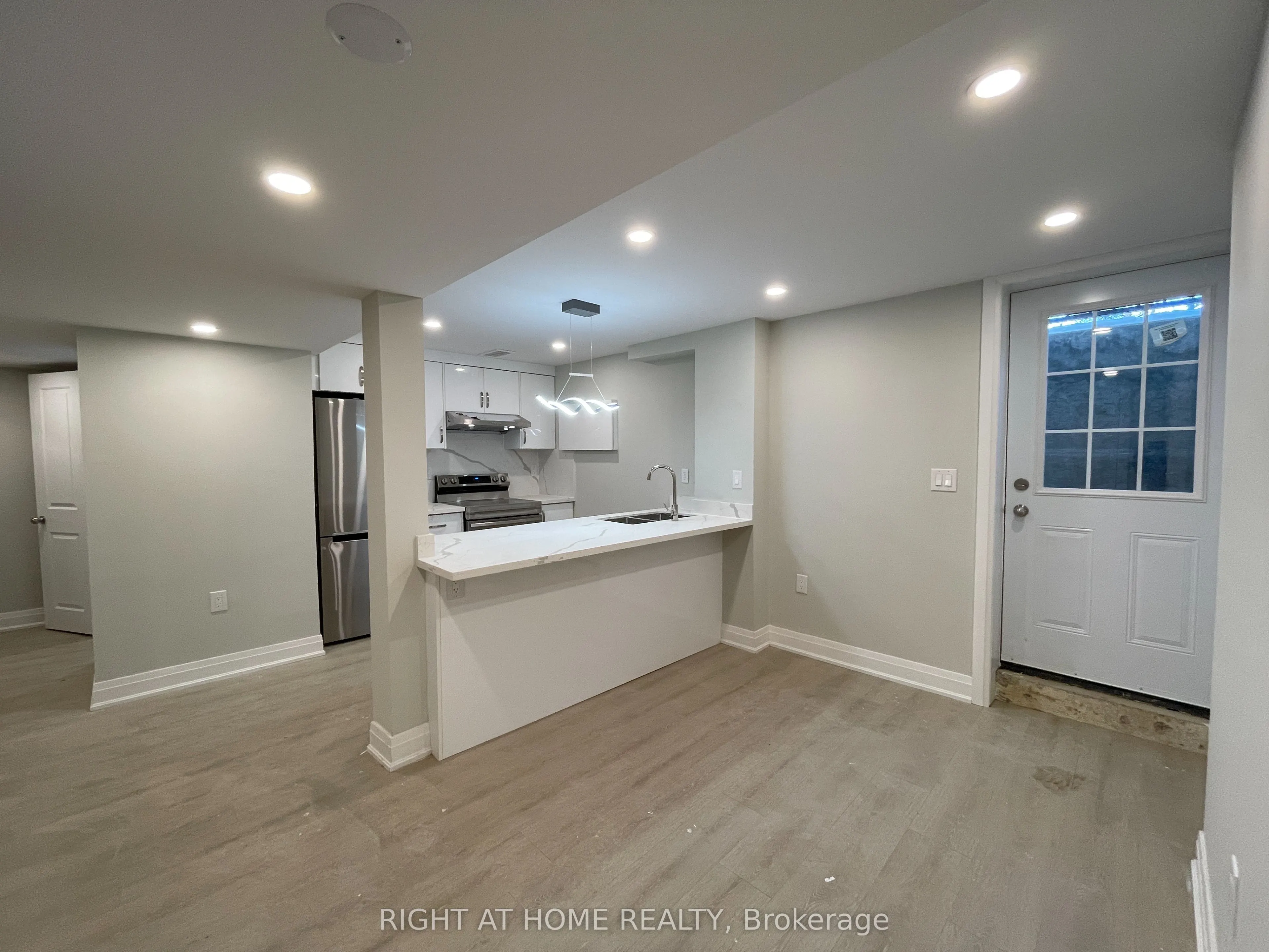 3551 Autumnleaf Crescent #Lower