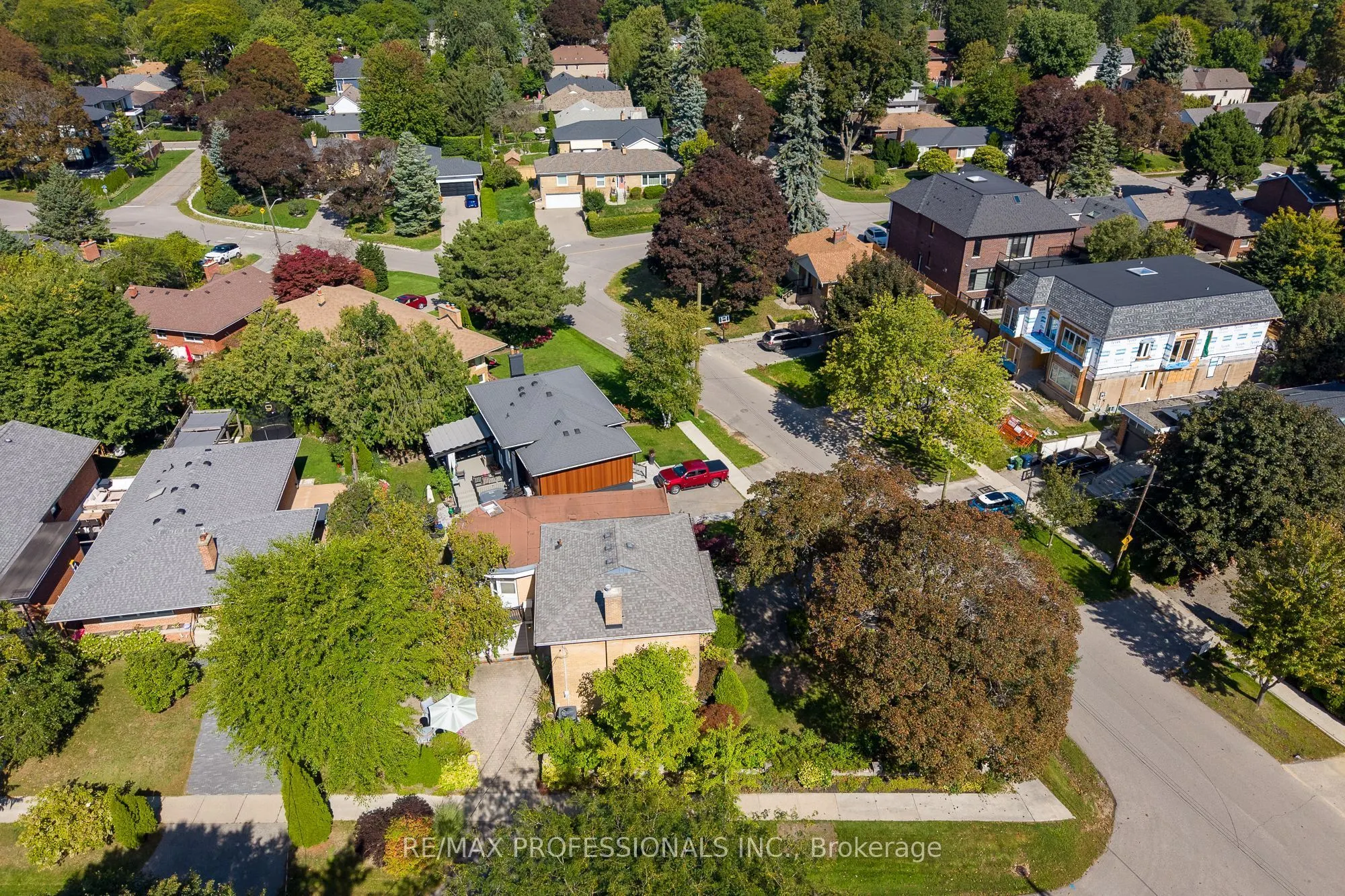 60 Fernalroy Boulevard