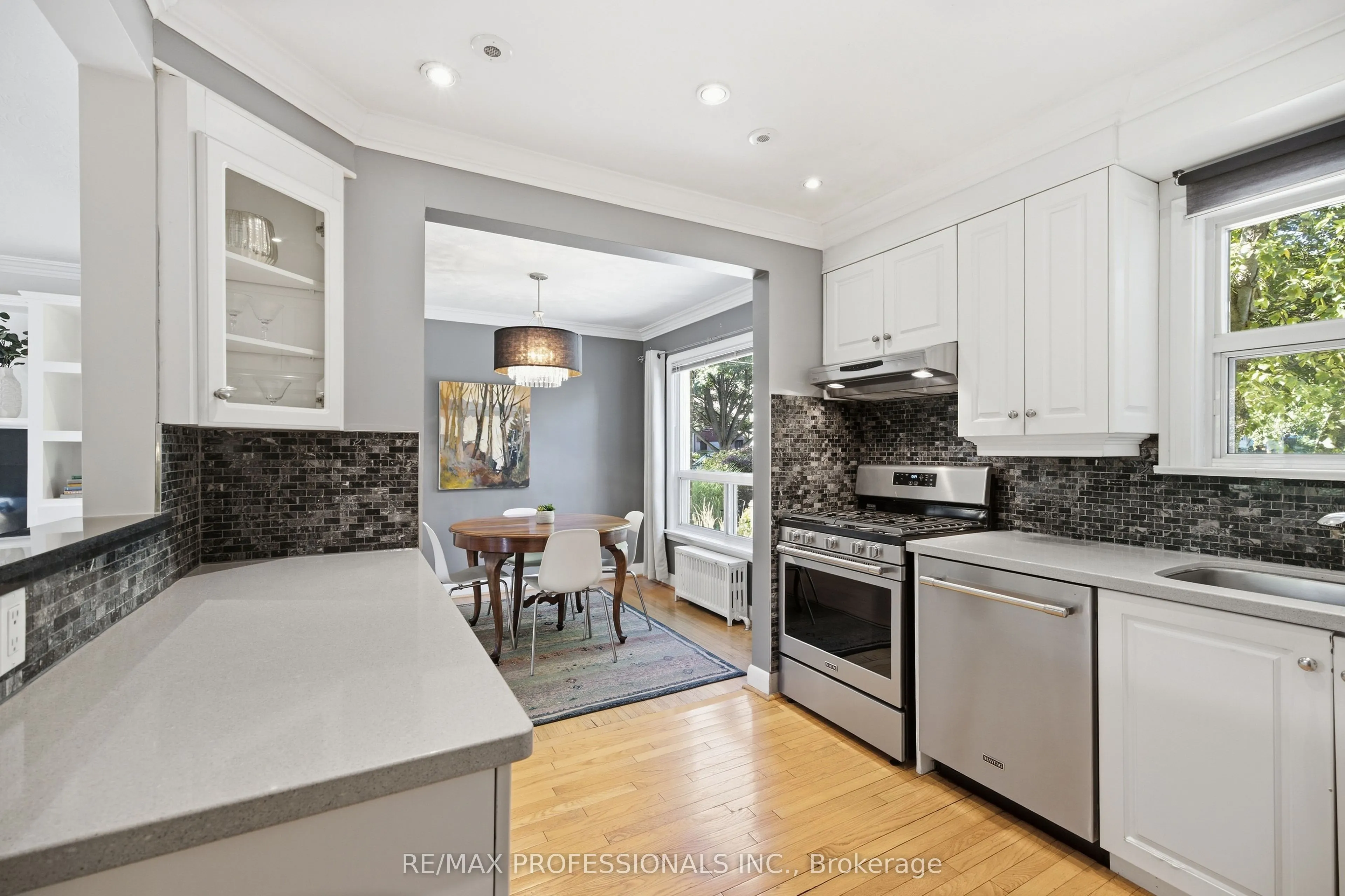 60 Fernalroy Boulevard