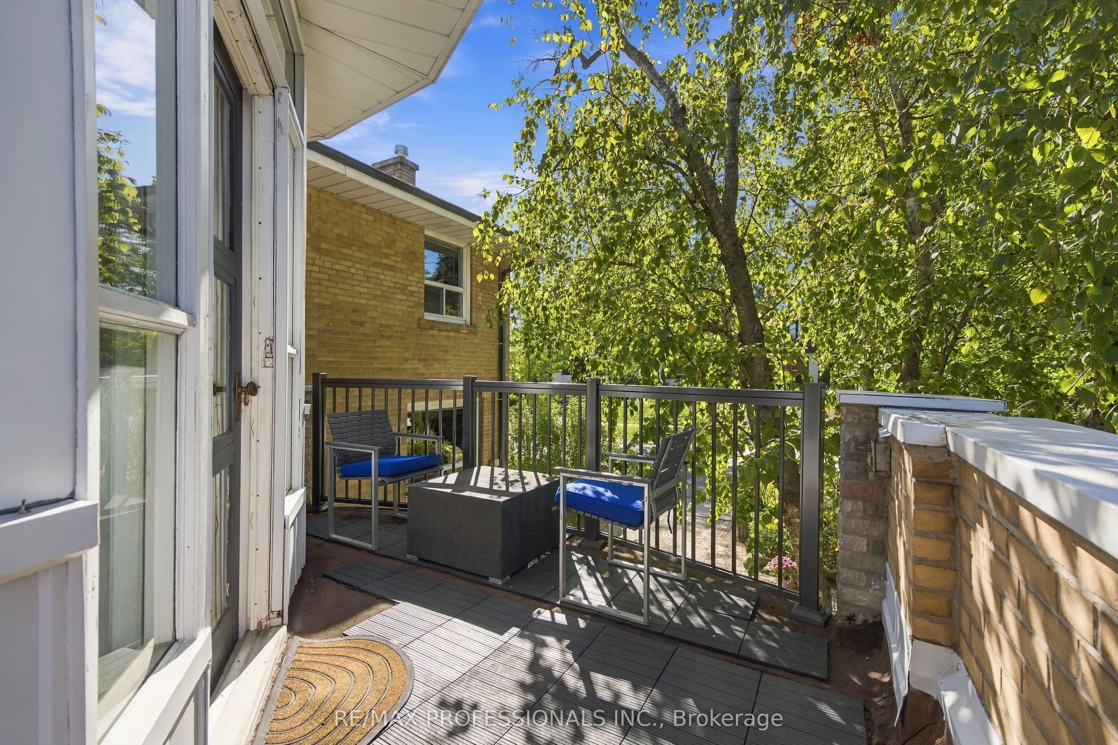 60 Fernalroy Boulevard