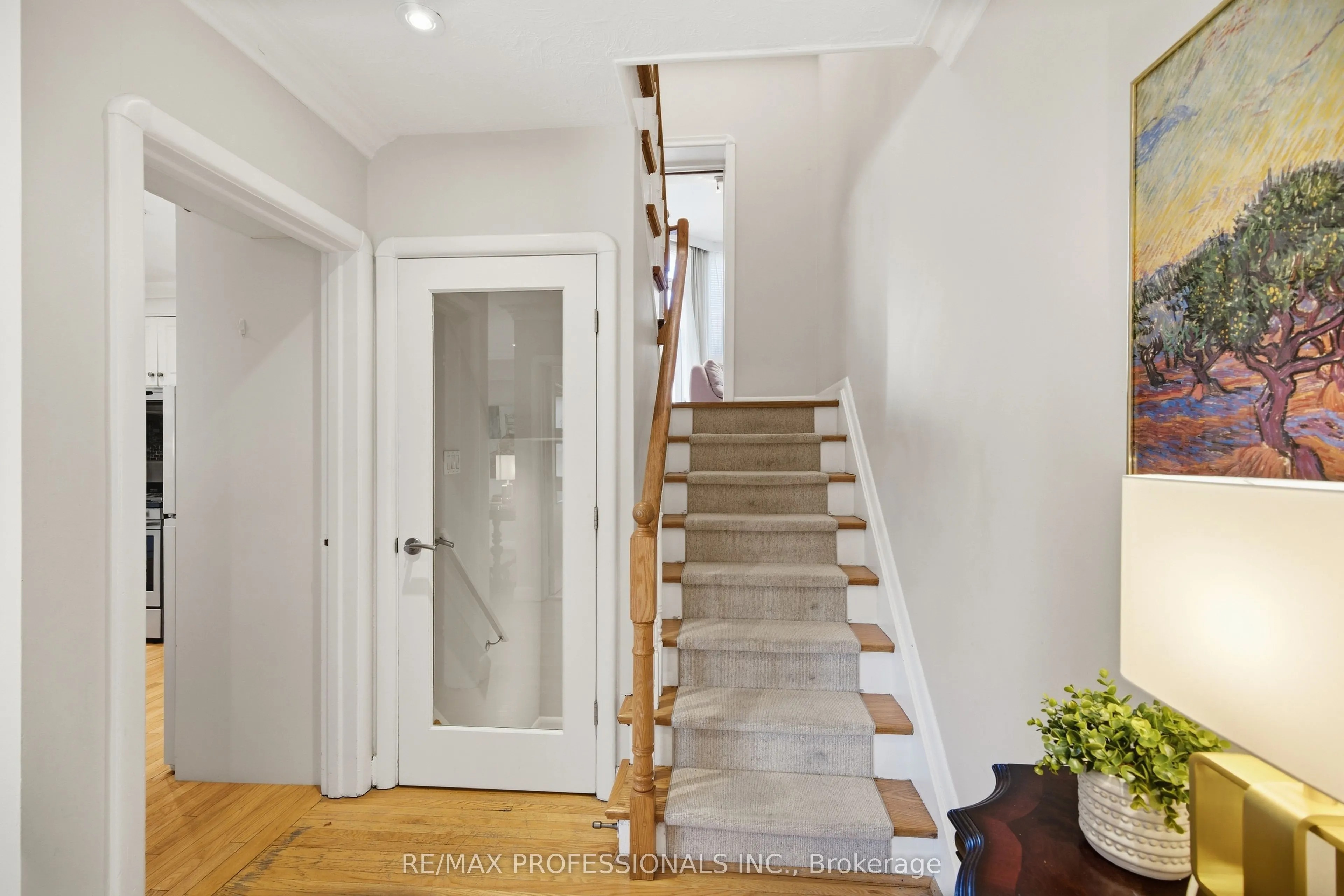 60 Fernalroy Boulevard