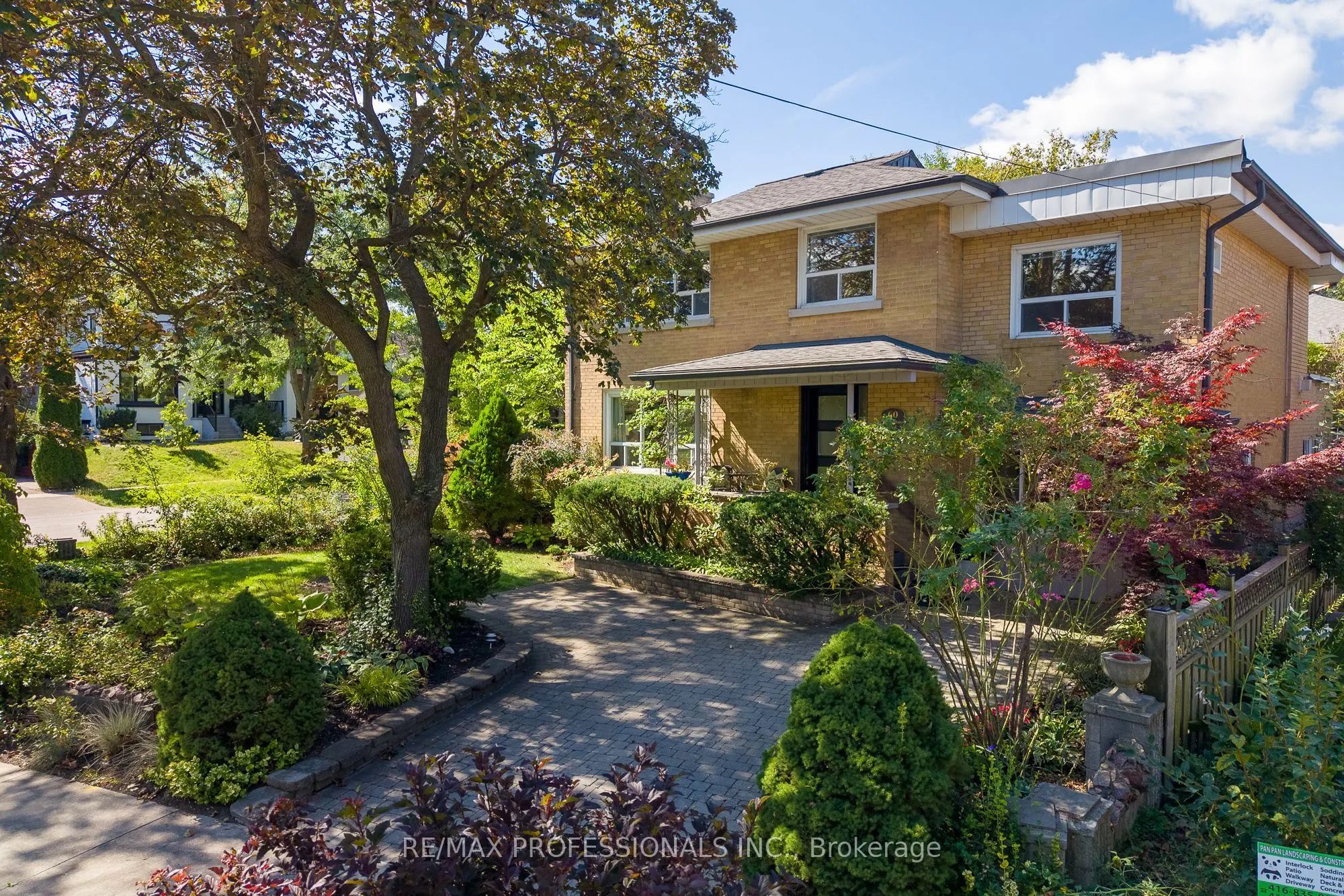 60 Fernalroy Boulevard
