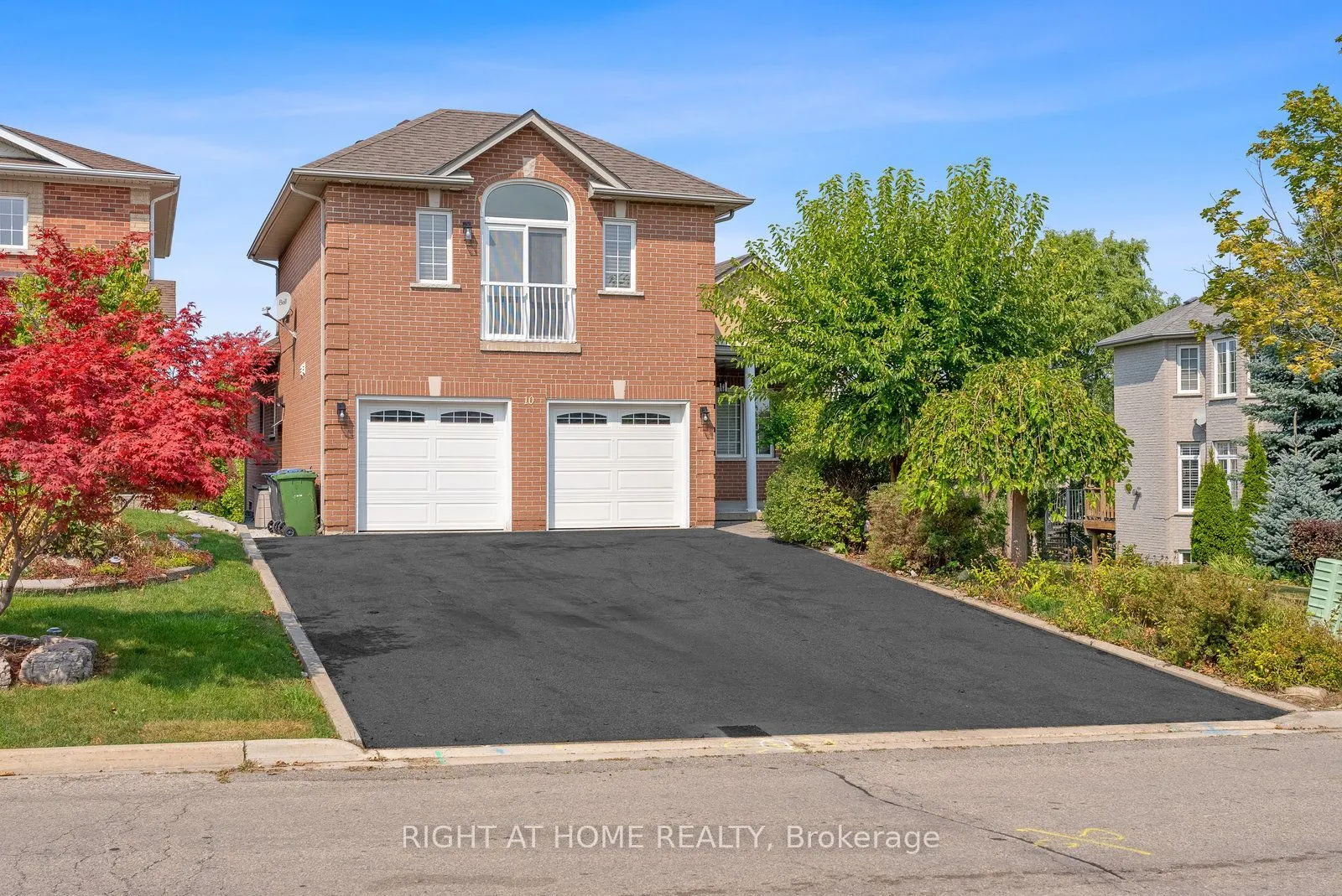 10 RIVERWOOD Terrace