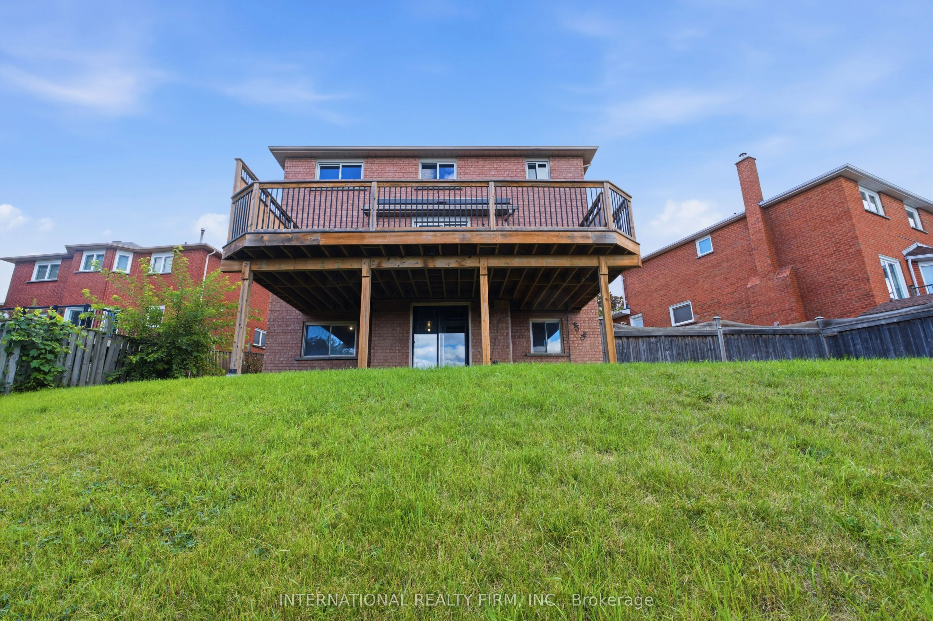 48 De Rose Avenue