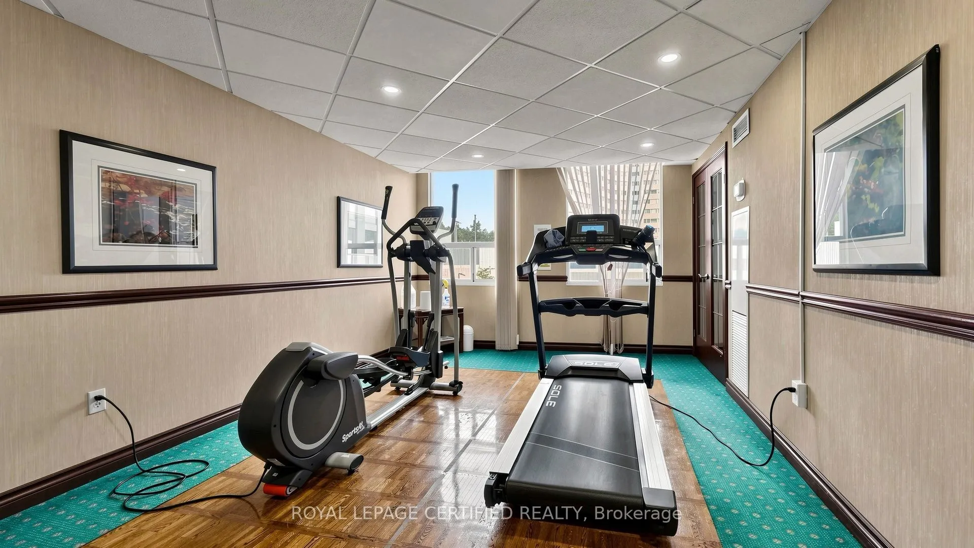 3650 Kaneff Crescent #802