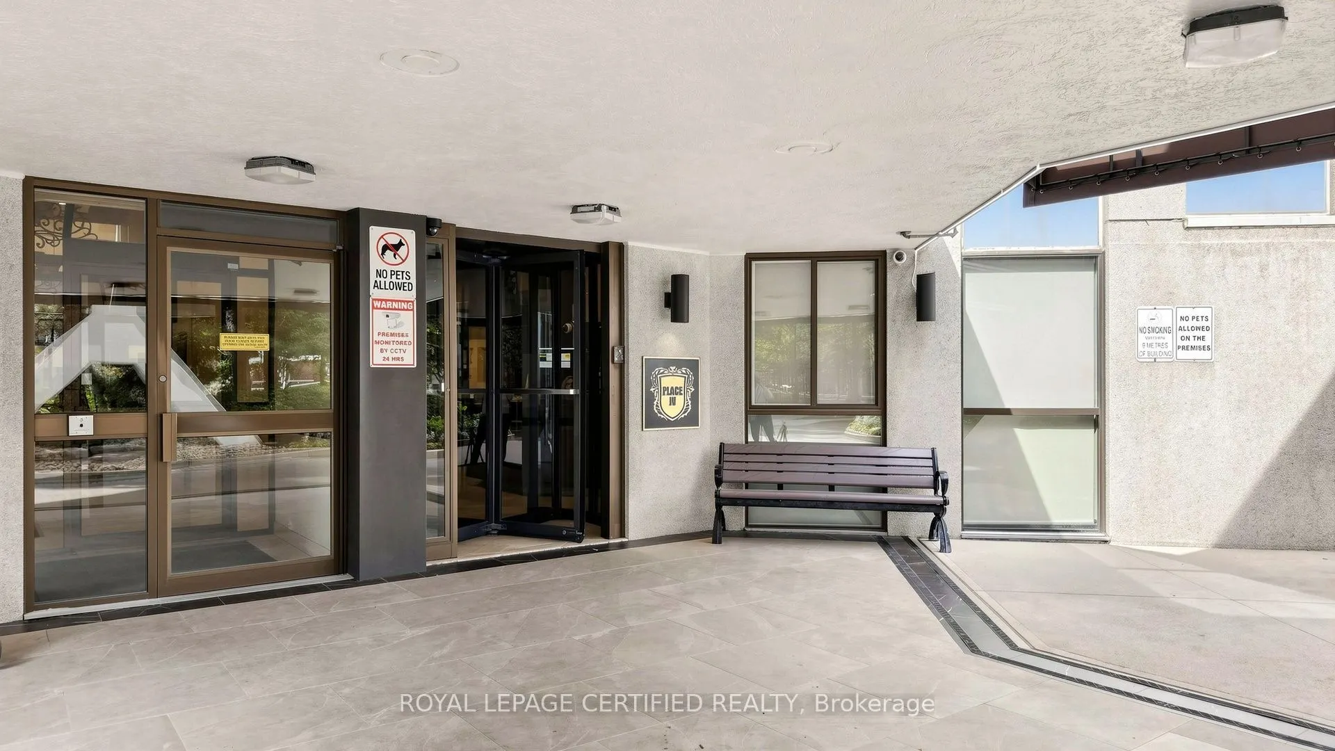3650 Kaneff Crescent #802