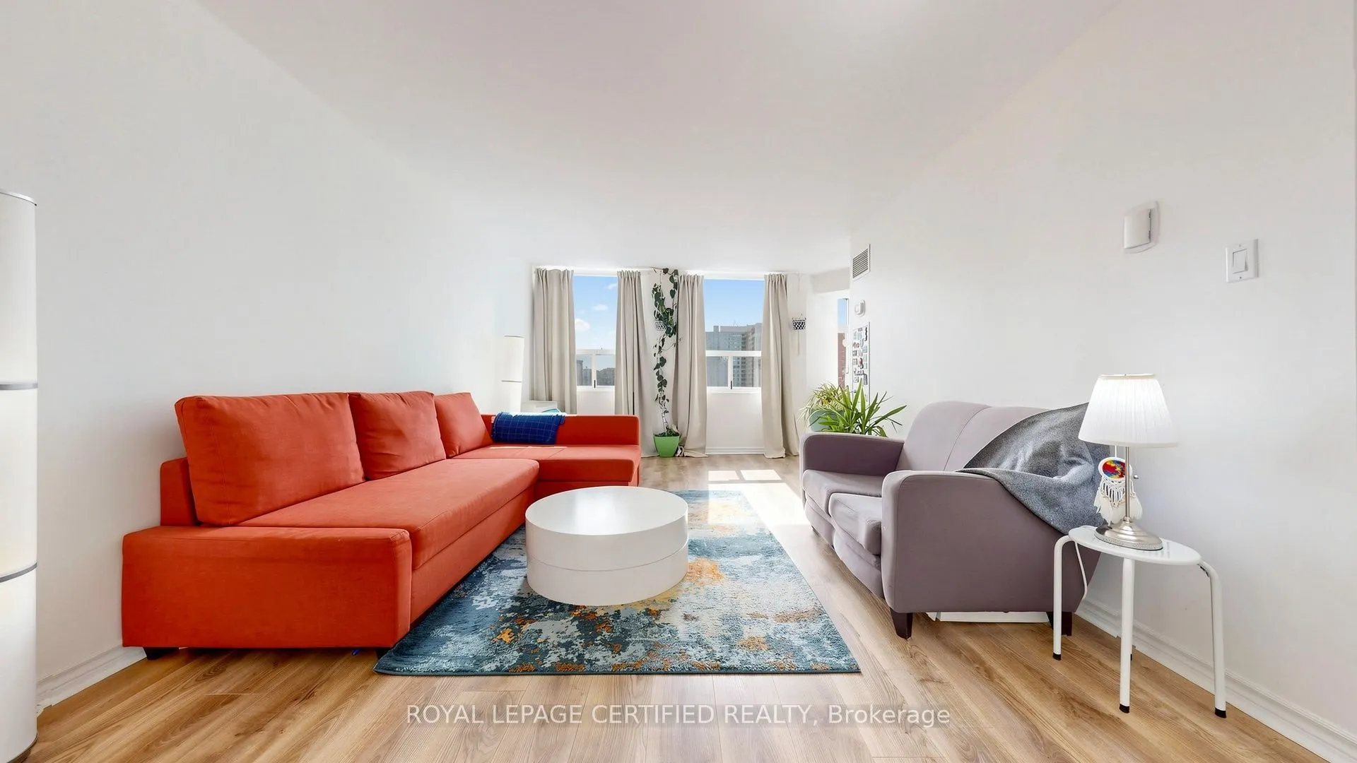 3650 Kaneff Crescent #802