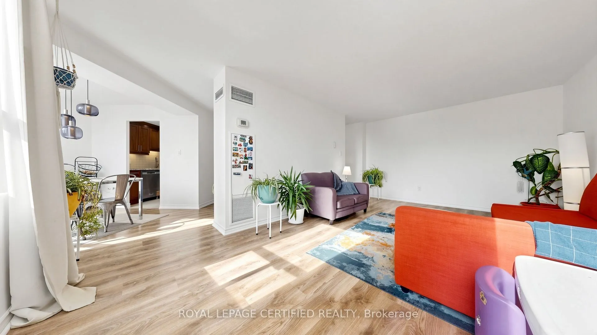 3650 Kaneff Crescent #802