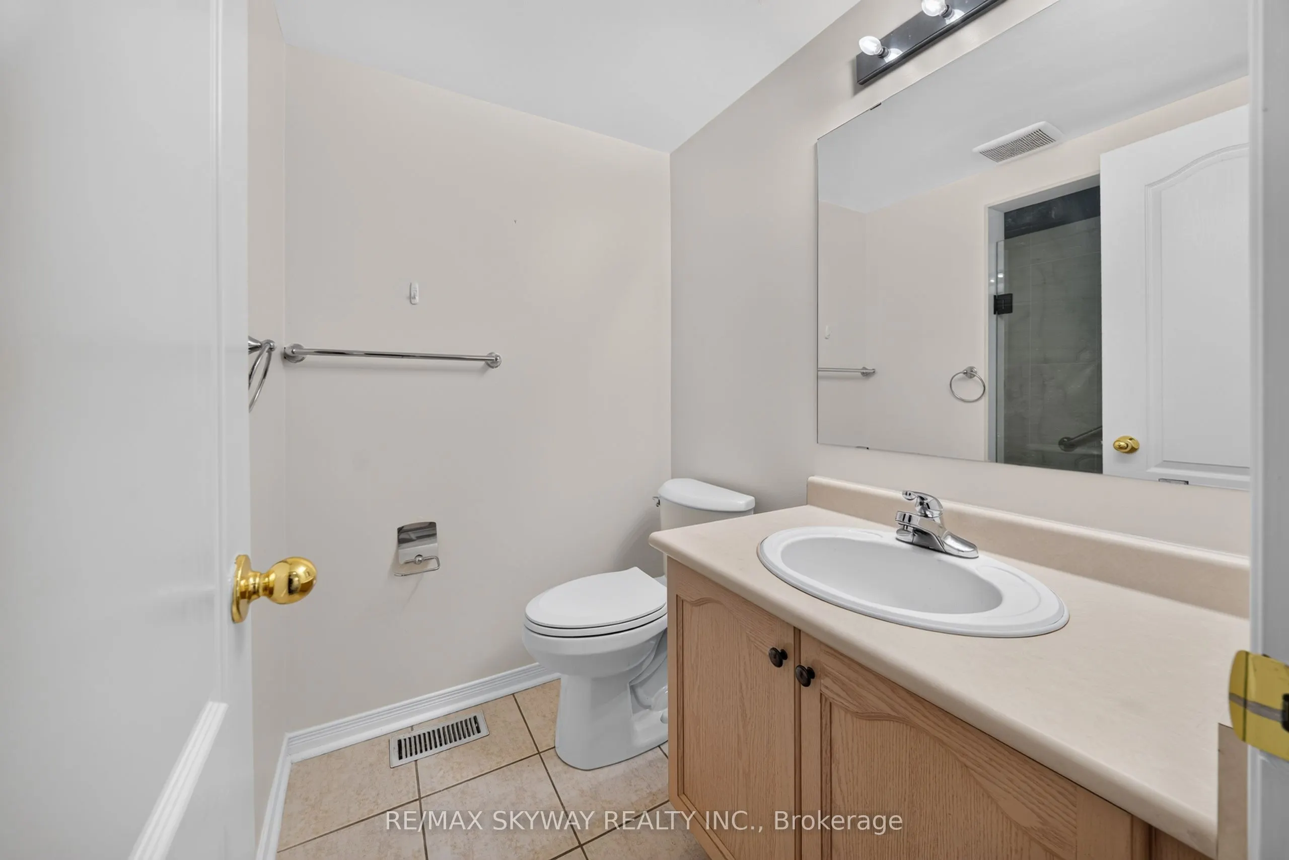7 Madronna Gardens