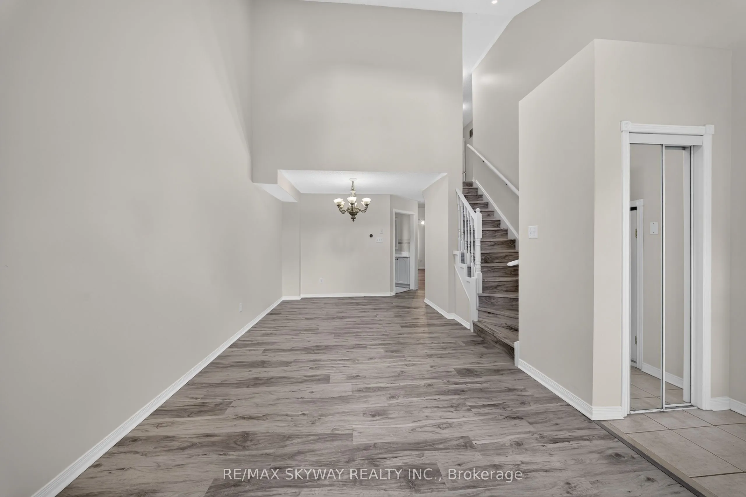 7 Madronna Gardens