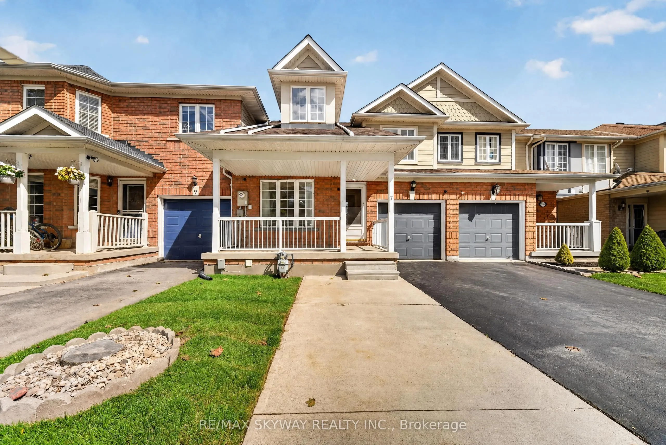 7 Madronna Gardens