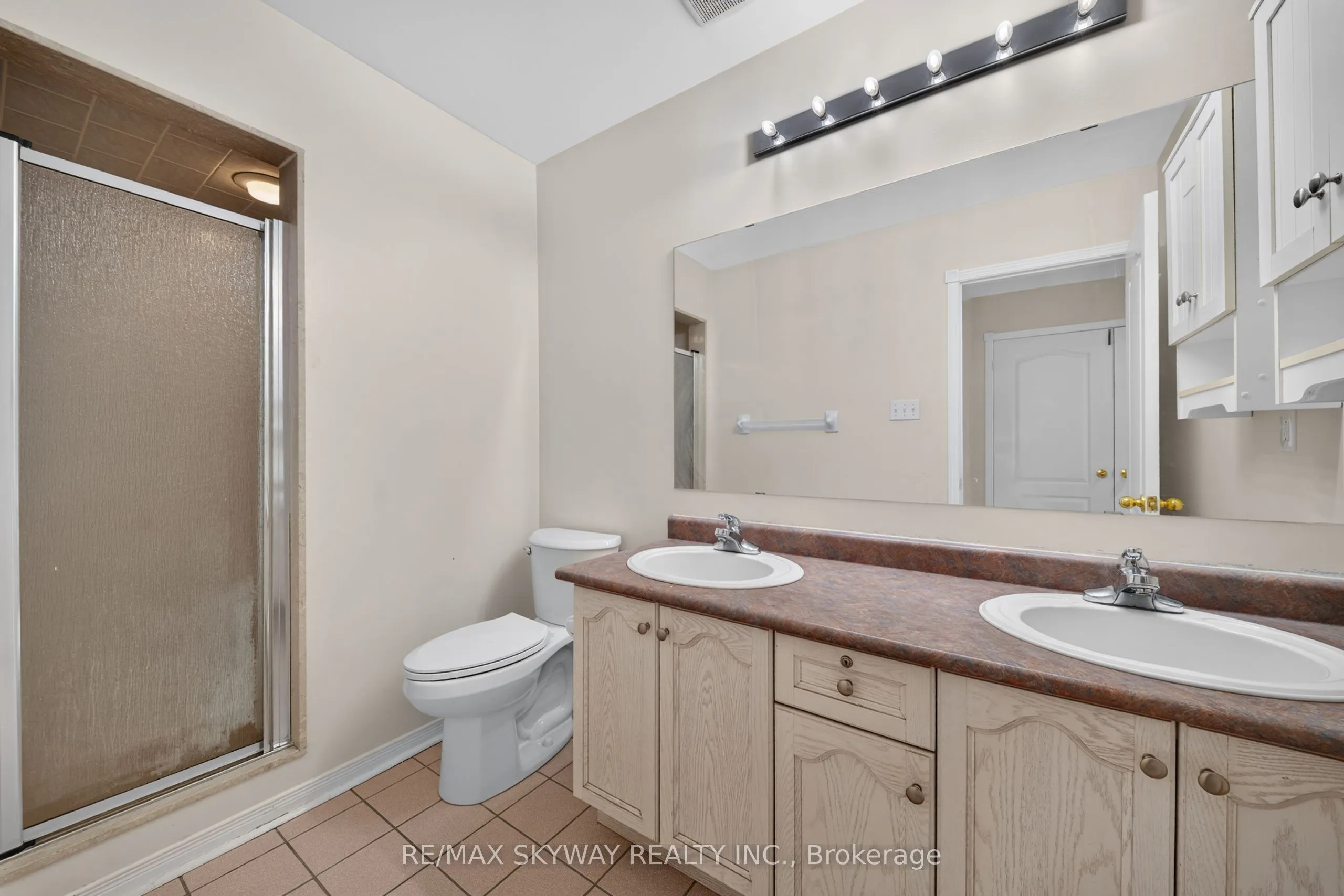 7 Madronna Gardens