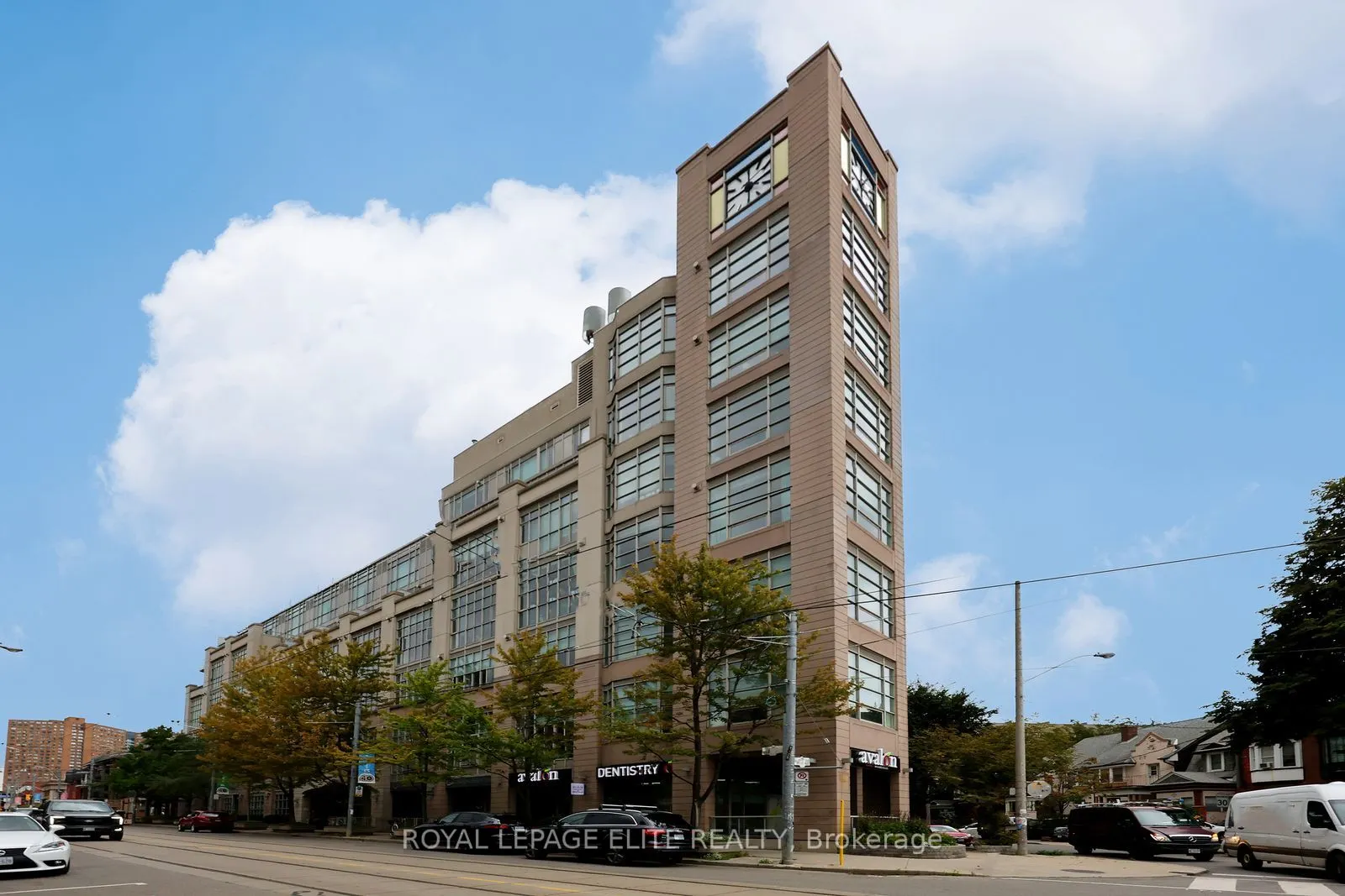 437 Roncesvalles Avenue #405